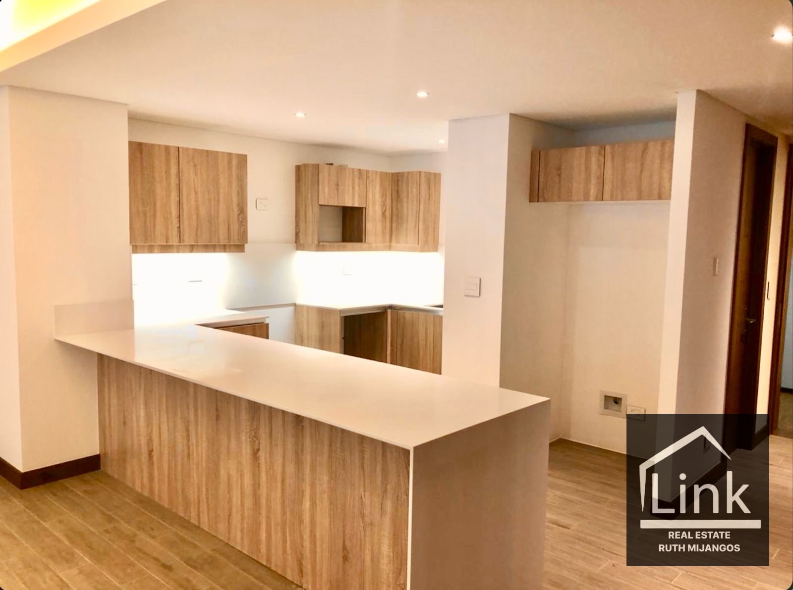 Venta De Apartamento zona 10 RESERVA OAKLAND - 1