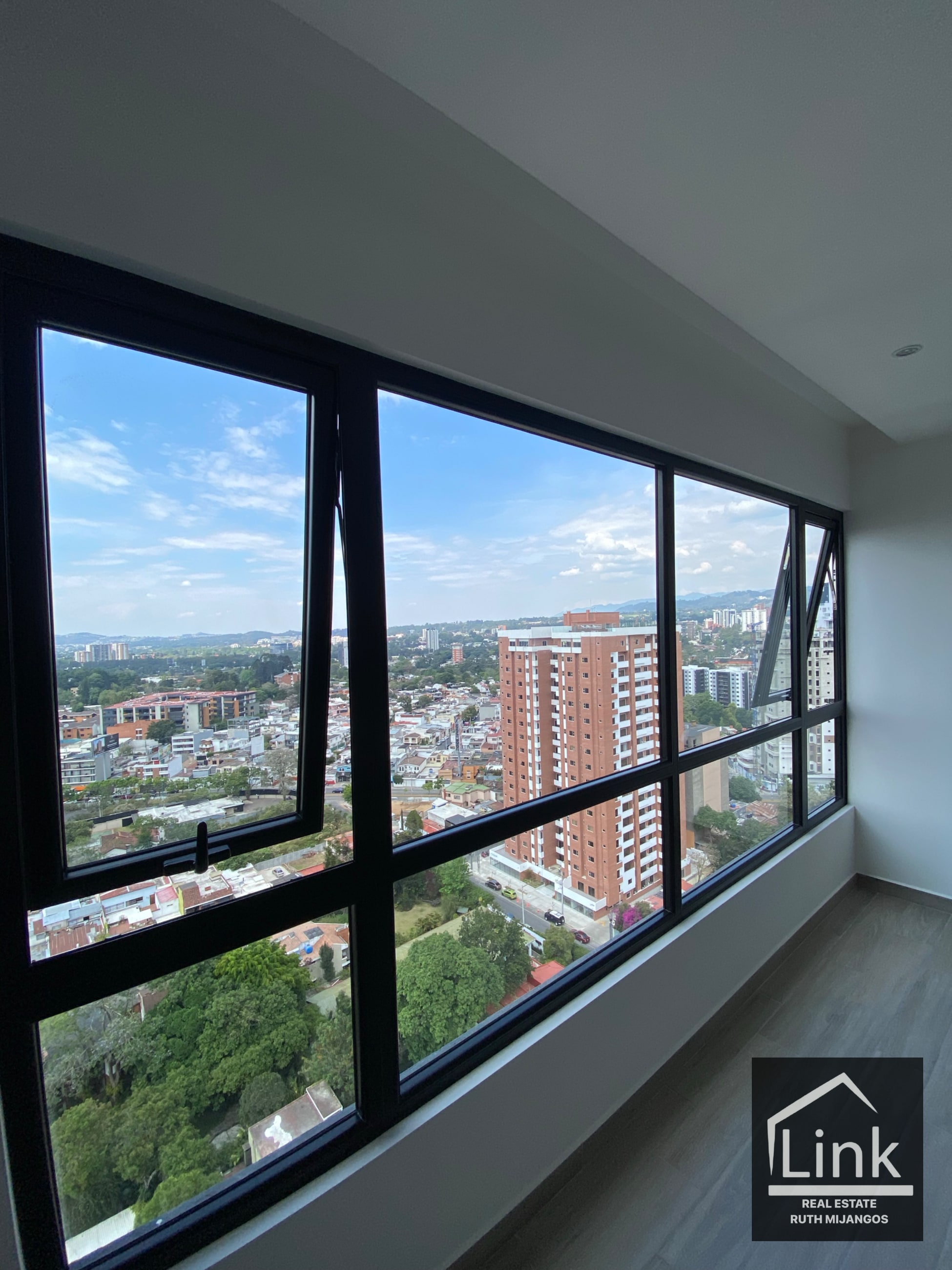 Apartamento en Venta zona 10 PARQUE 10 — Apartamento en Venta en Parque 10, Zona 10, Guatemala, Ciudad — foto 4 de 8