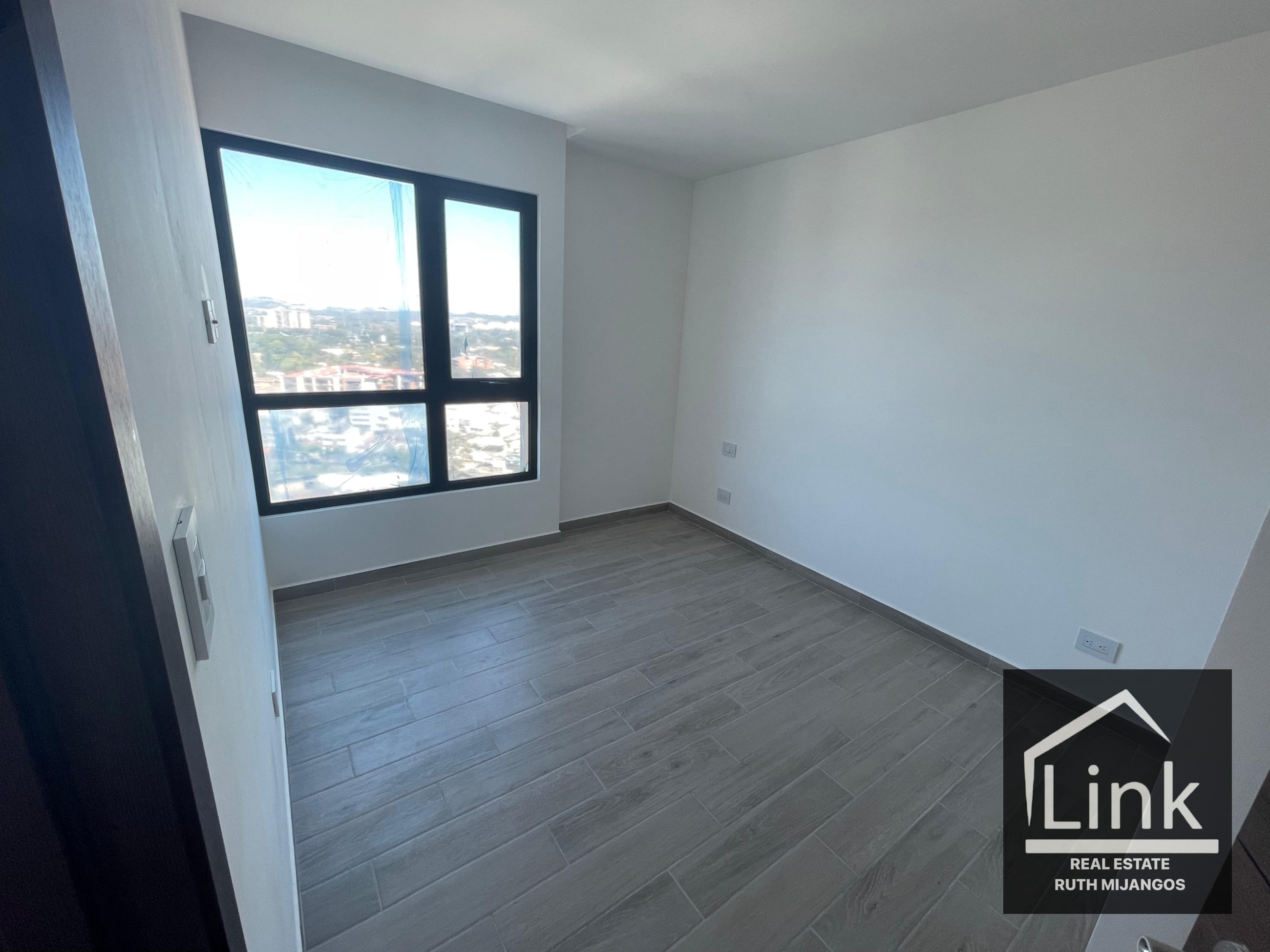 Apartamento en Venta zona 10 PARQUE 10 — Apartamento en Venta en Parque 10, Zona 10, Guatemala, Ciudad — foto 5 de 12