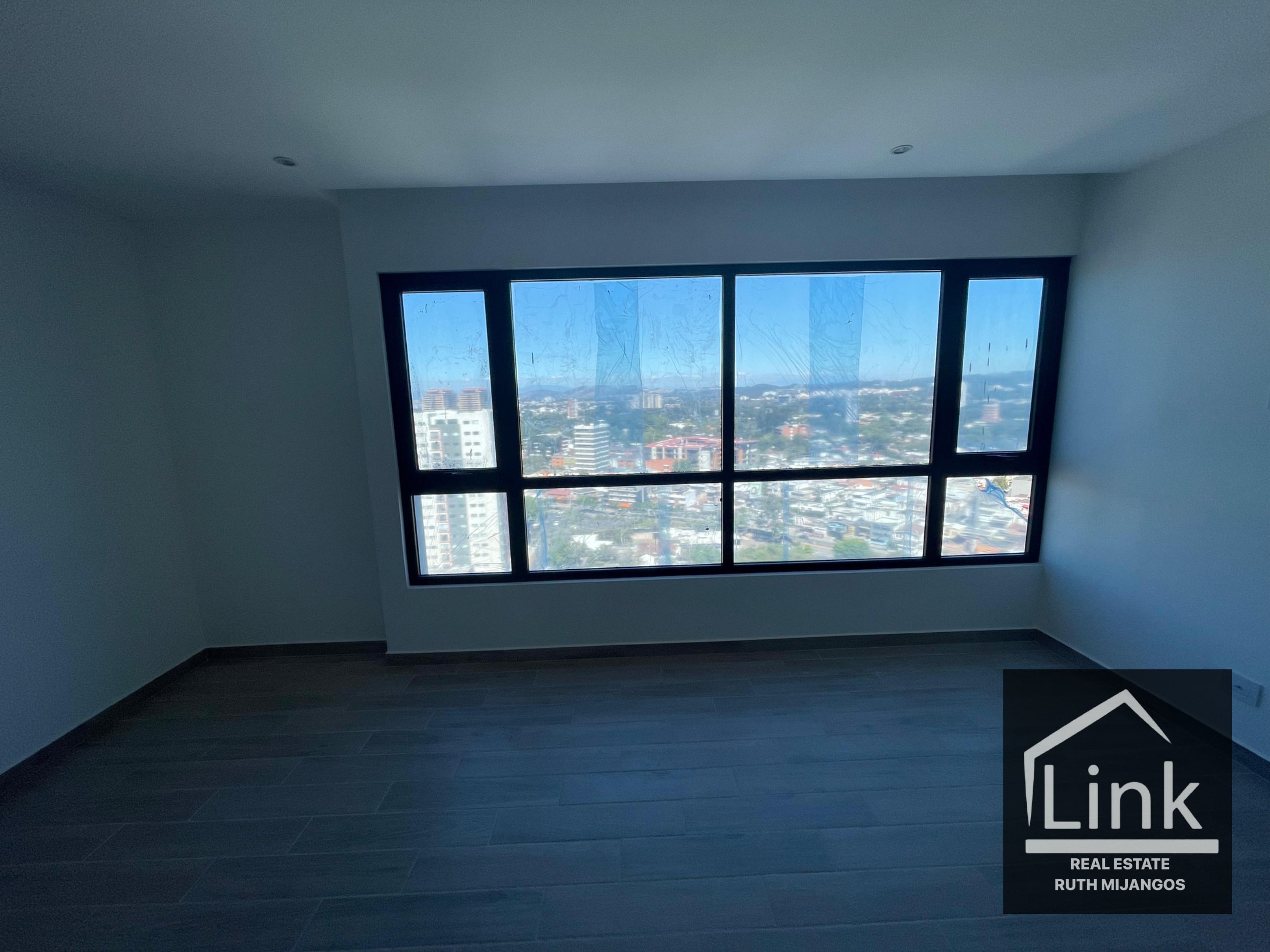 Apartamento en Venta zona 10 PARQUE 10 — Apartamento en Venta en Parque 10, Zona 10, Guatemala, Ciudad — foto 1 de 12