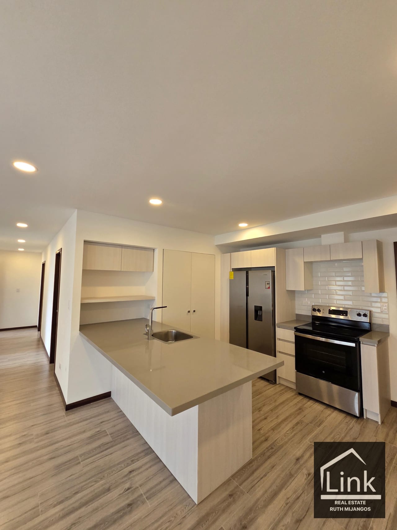 Renta de Apartamento zona 10 NEO 2 — Apartamento en Alquiler en Neo Apartamentos, Zona 10, Guatemala, Ciudad — foto 13 de 15