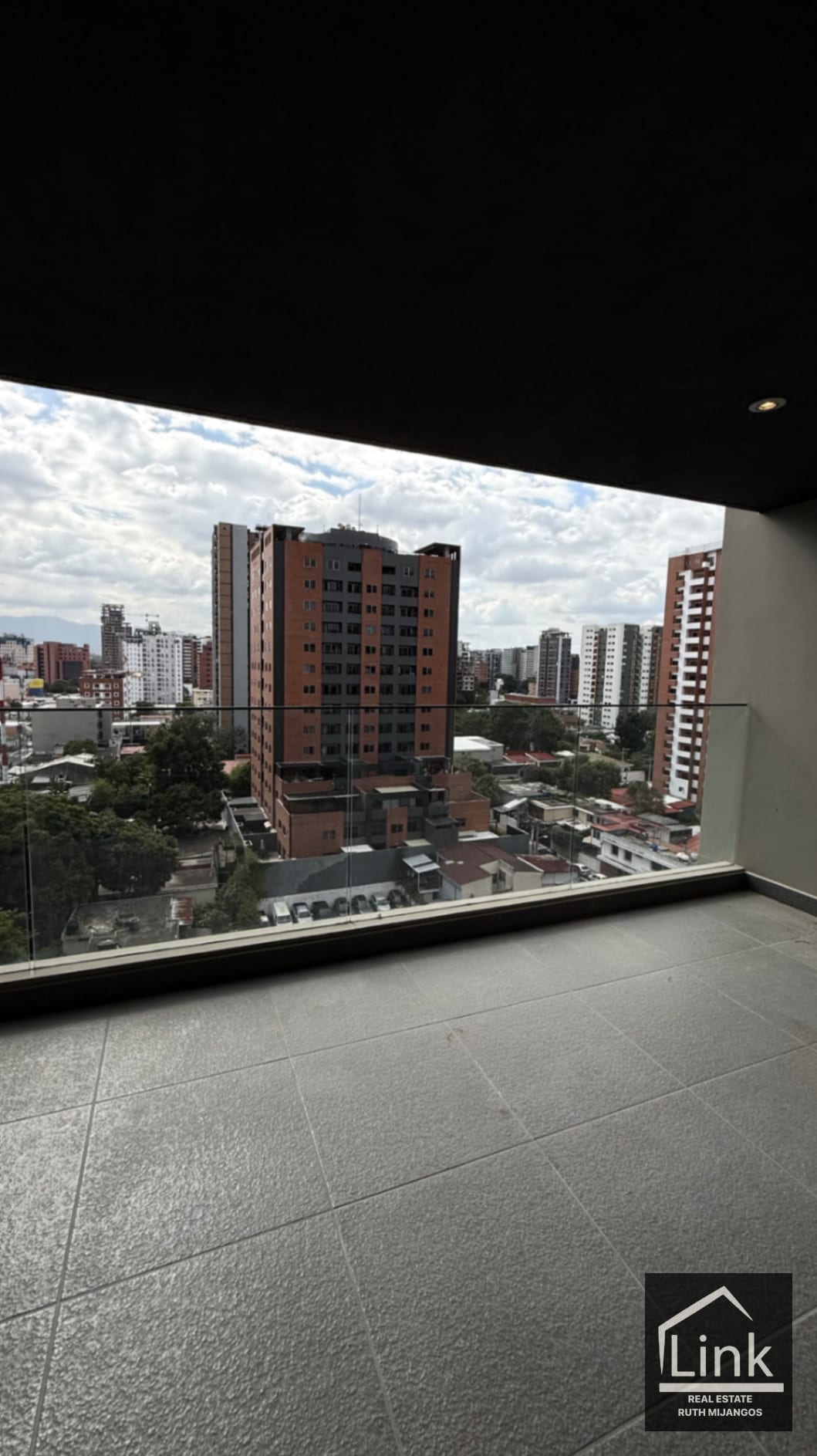 Espectacular Apartamento en Venta Zona 10 EDIFICIO IQ10 — Apartamento en Venta en IQ10, Zona 10, Guatemala, Ciudad — foto 4 de 11