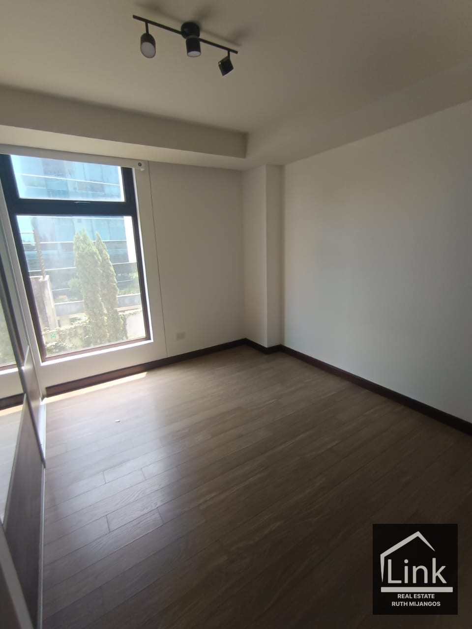 Renta de Apartamento zona 10 EDIFICIO VEINTI4 — Apartamento en Alquiler en Veinti4, Zona 10, Guatemala, Ciudad — foto 10 de 14