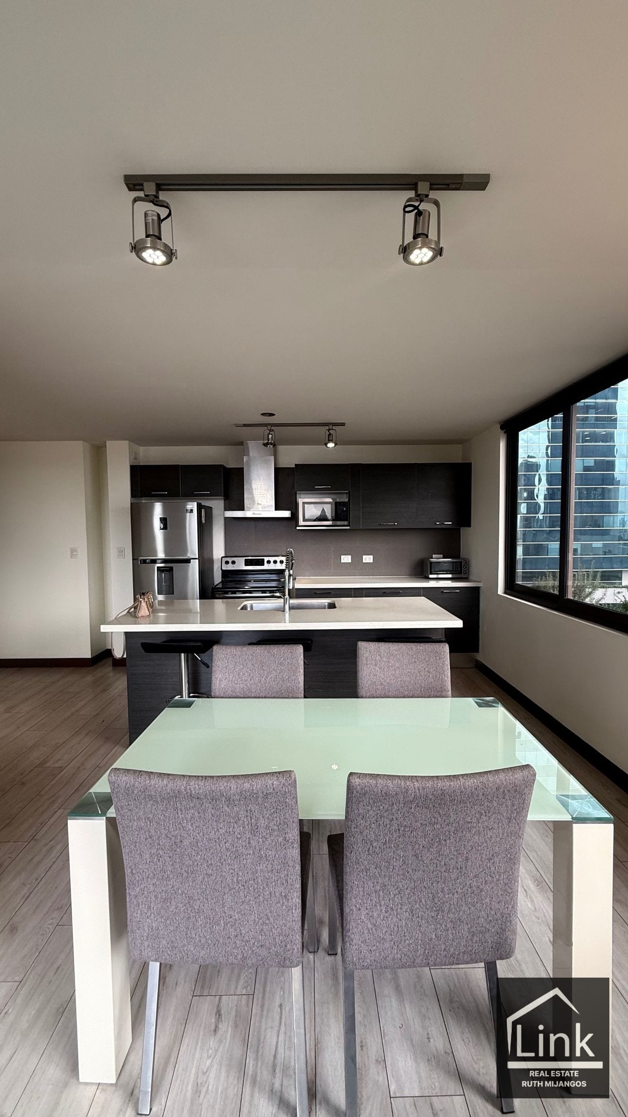 ALQUILER de Apartamento Amueblado Zona 10 — Apartamento en Alquiler en Veinti4, Zona 10, Guatemala, Ciudad — foto 3 de 11