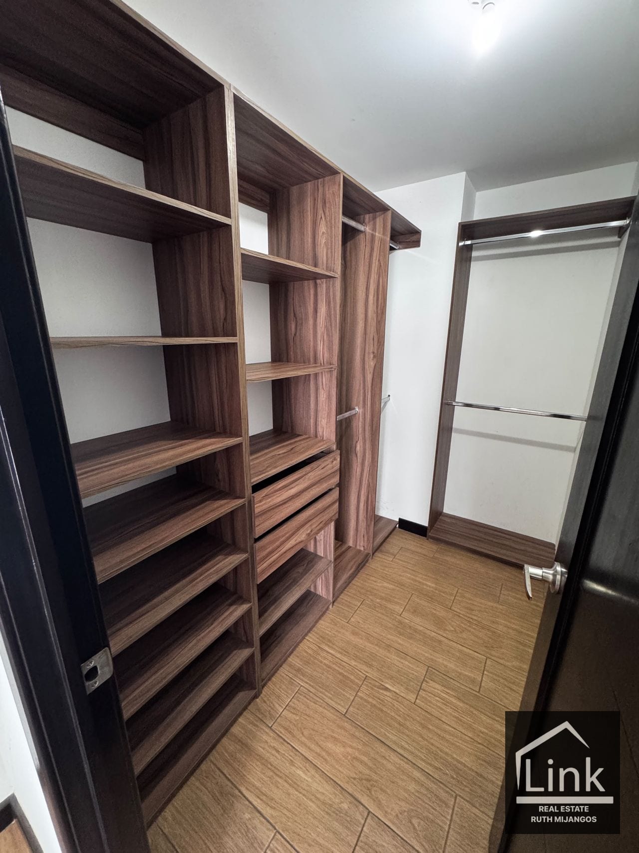 Precioso apartamento en Venta zona 15 Edificio PRAGA — Apartamento en Venta en Zona 15, Guatemala, Ciudad — foto 15 de 15