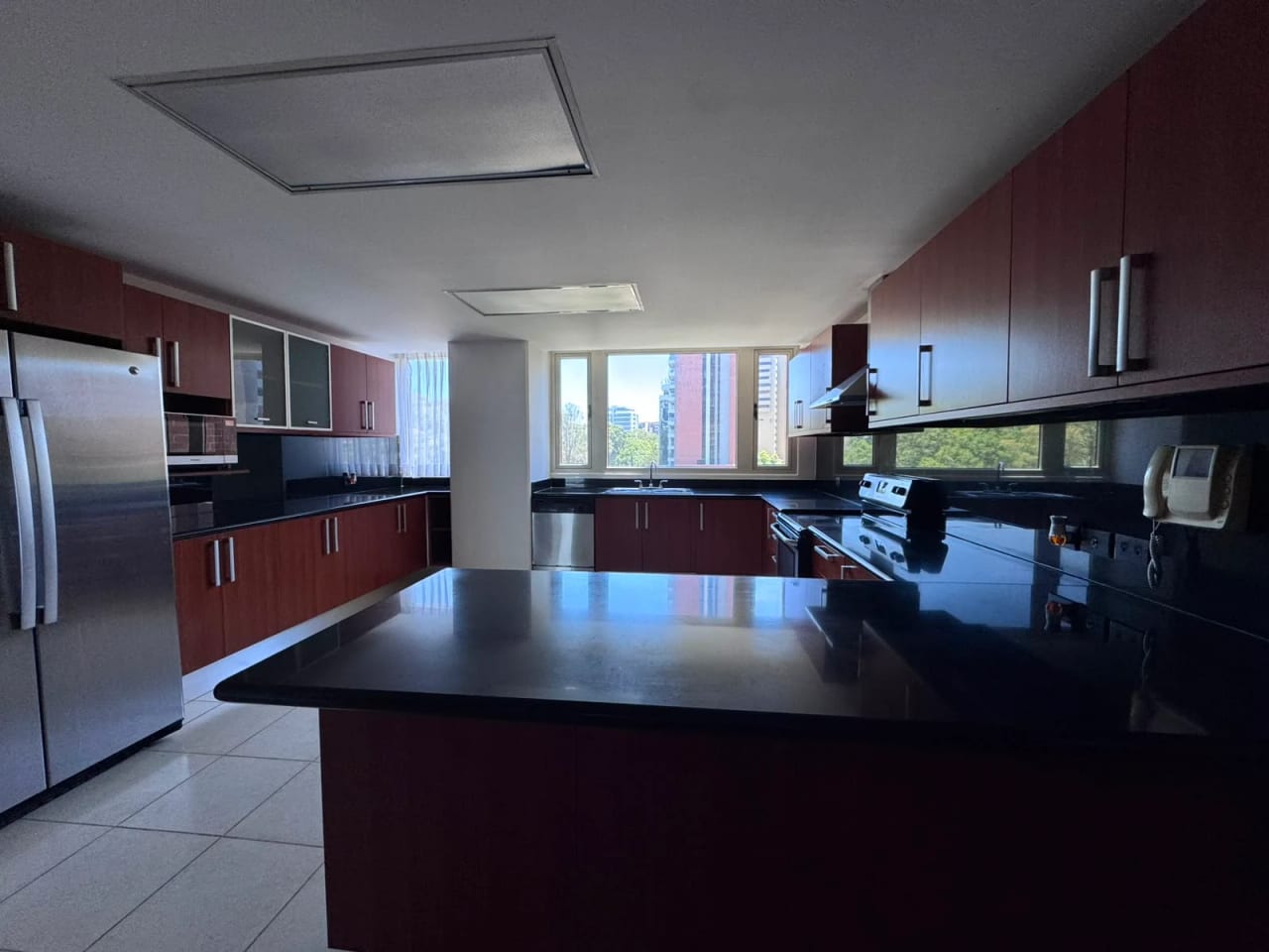 🏙️ APARTAMENTO EN ALQUILER – EDIFICIO MARQUÉS, ZONA 14 — Apartamento en Alquiler en Marqués, Zona 14, Guatemala, Ciudad — foto 4 de 17