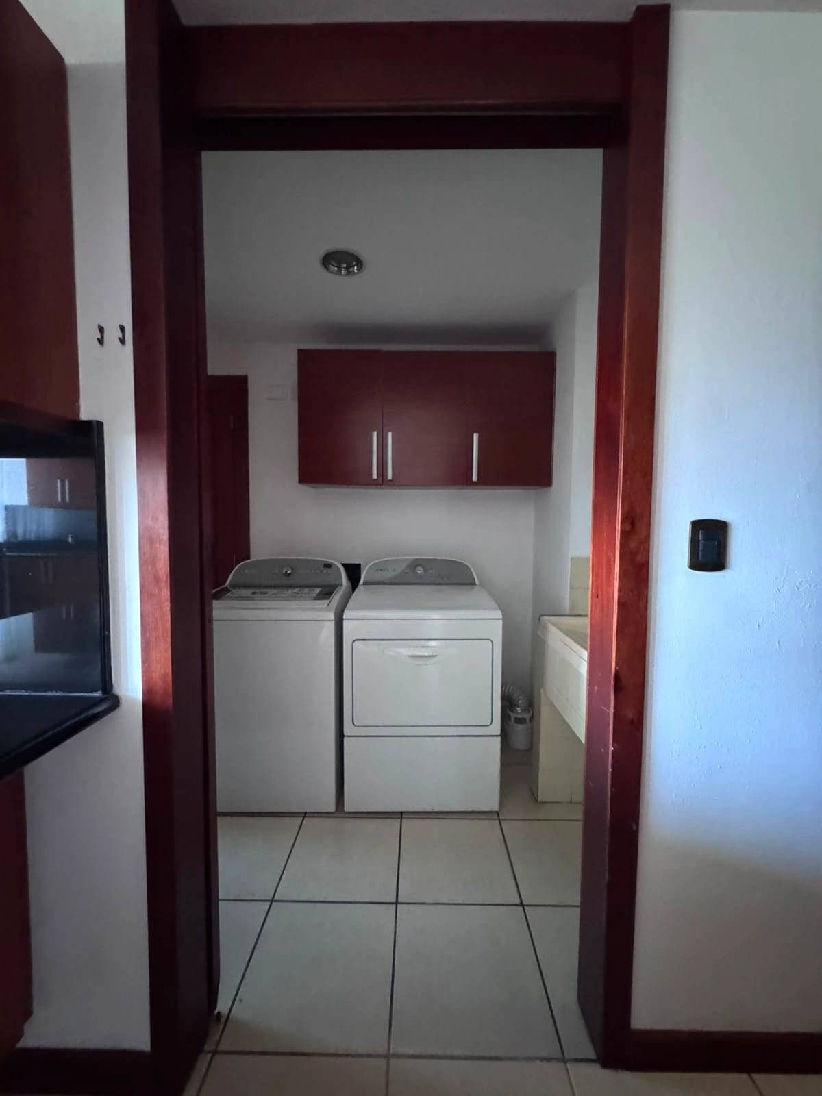 🏙️ APARTAMENTO EN ALQUILER – EDIFICIO MARQUÉS, ZONA 14 — Apartamento en Alquiler en Marqués, Zona 14, Guatemala, Ciudad — foto 13 de 17
