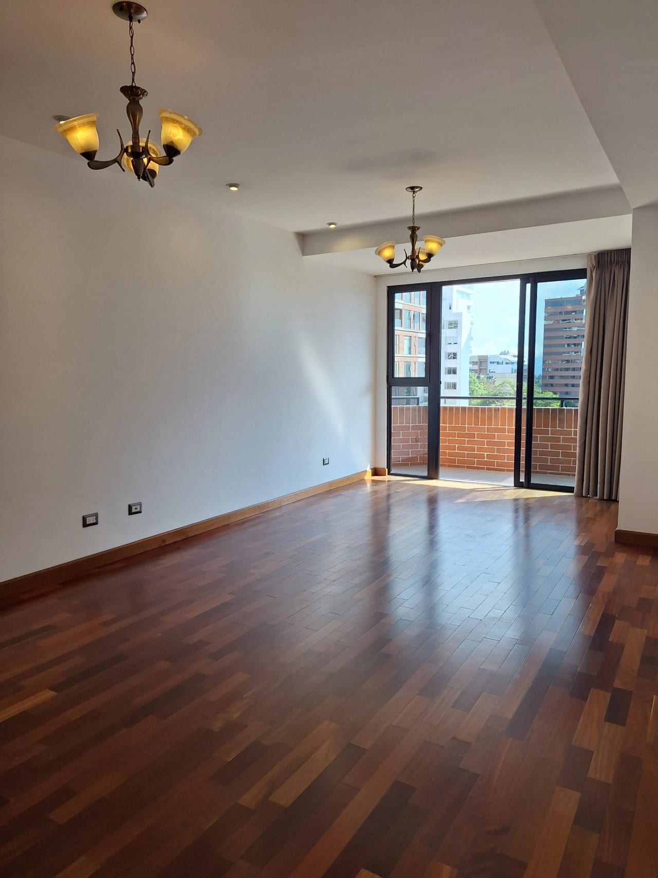 Apartamento en Alquiler Torre Condesa Z 14 — Apartamento en Alquiler en Zona 14, Guatemala, Ciudad — foto 4 de 17