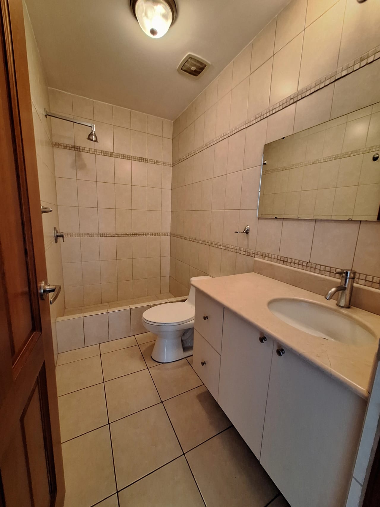 Apartamento en Alquiler Torre Condesa Z 14 — Apartamento en Alquiler en Zona 14, Guatemala, Ciudad — foto 6 de 17