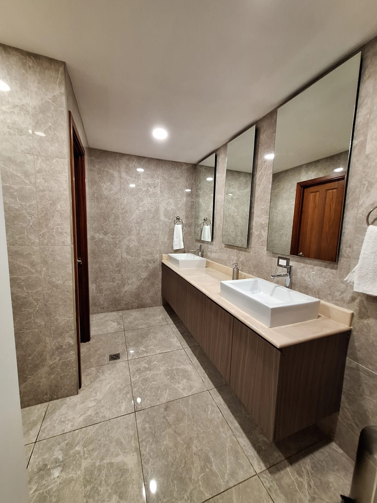 Apartamento en Alquiler Torre Condesa Z 14 — Apartamento en Alquiler en Zona 14, Guatemala, Ciudad — foto 15 de 17