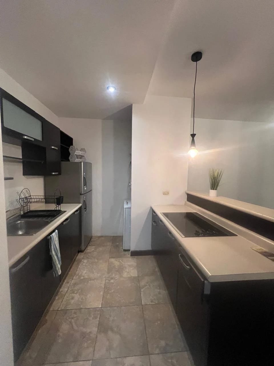 Libdo Apto Rodeado Vegetación KM 17 Carr a Rl Salvador Cerca Sporta — Apartamento en Alquiler en Villa Tiepolo, Carretera a El Salvador, Guatemala, Ciudad — foto 2 de 8