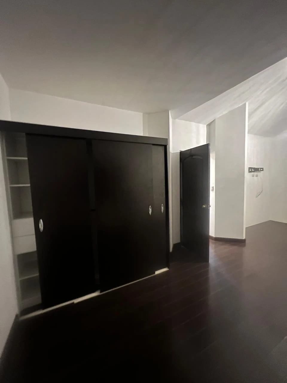 Libdo Apto Rodeado Vegetación KM 17 Carr a Rl Salvador Cerca Sporta — Apartamento en Alquiler en Villa Tiepolo, Carretera a El Salvador, Guatemala, Ciudad — foto 4 de 8