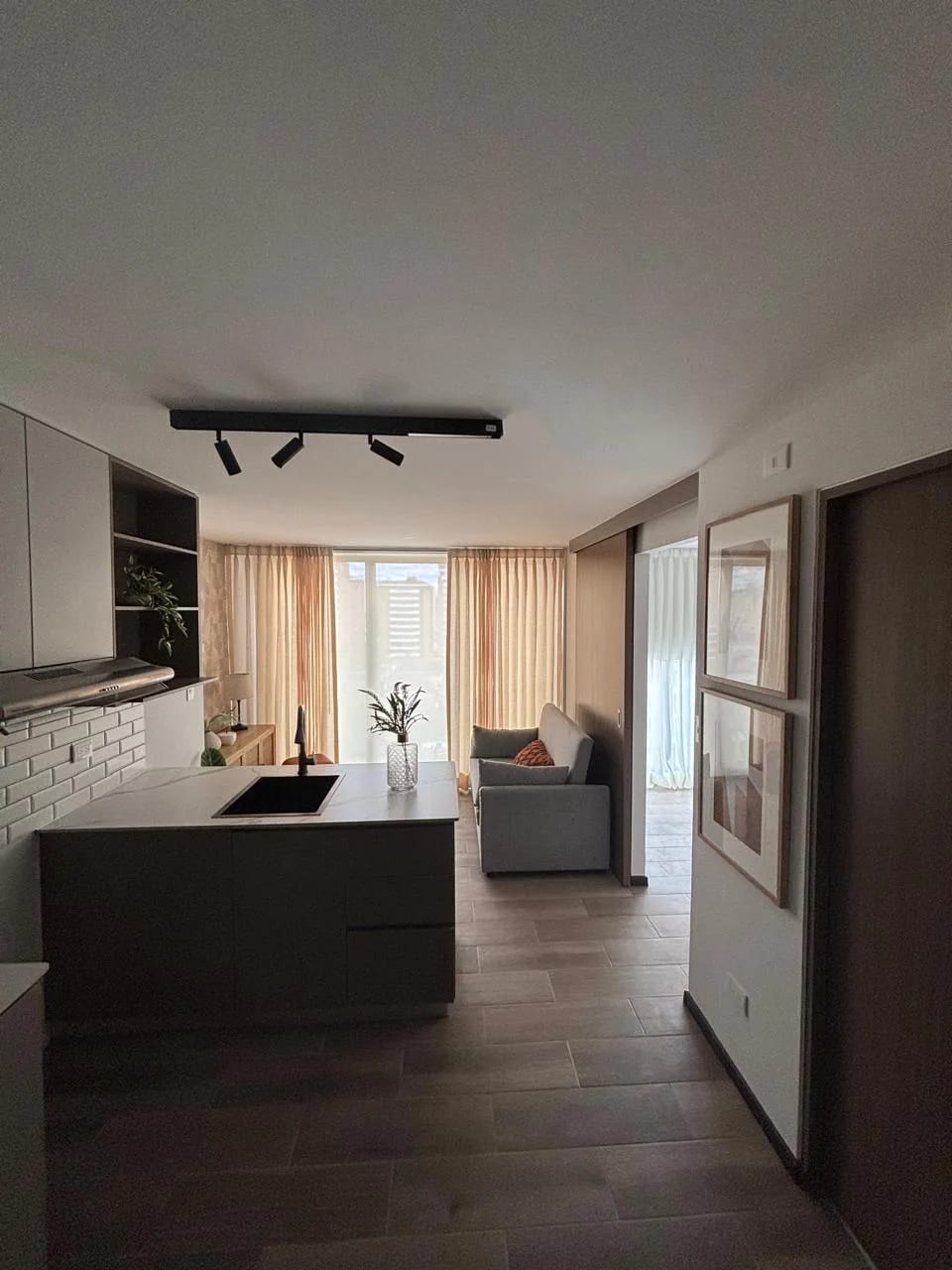 Apartamento en Alquiler, BIKO zon a 1035 Metros² 1 Parqueo 1 Dormito — Apartamento en Alquiler en Zona 10, Guatemala, Ciudad — foto 3 de 11