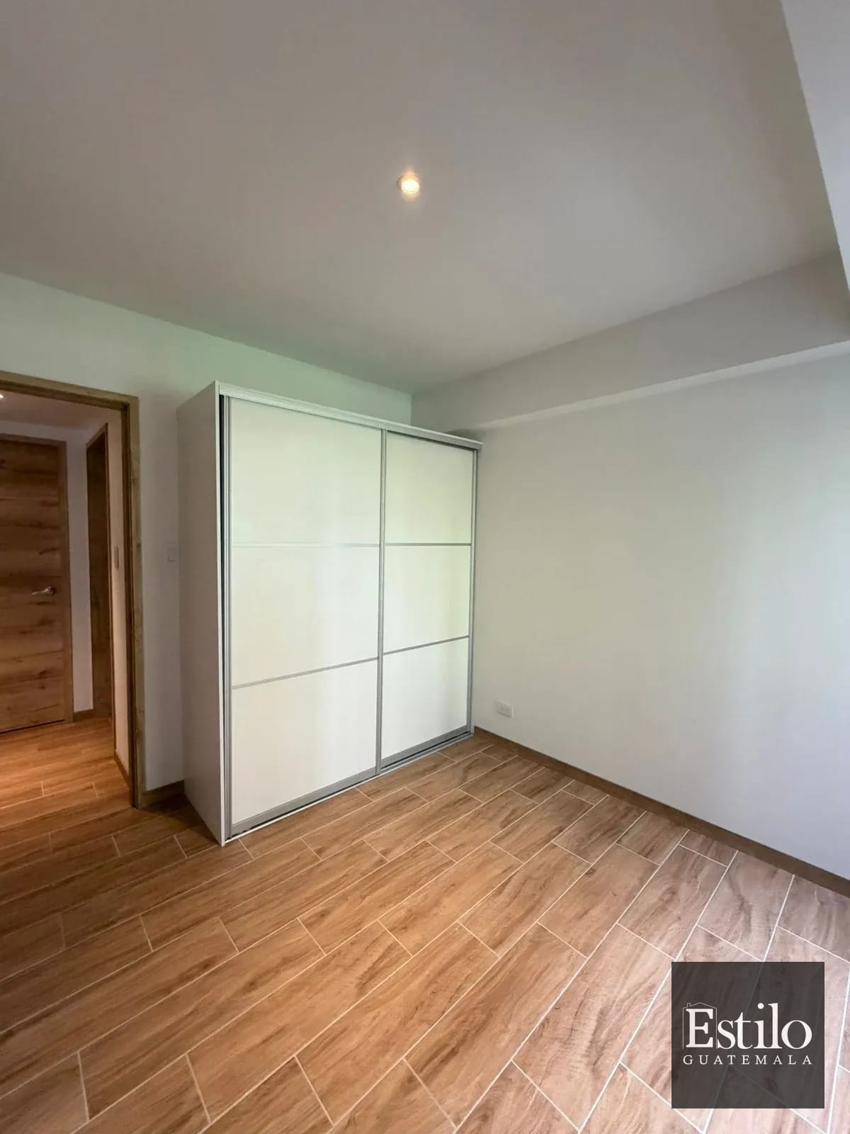 Precioso Apartamento Con Salida Al Jardín Z.9 — Apartamento en Venta en Cendana, Zona 9, Guatemala, Ciudad — foto 7 de 13