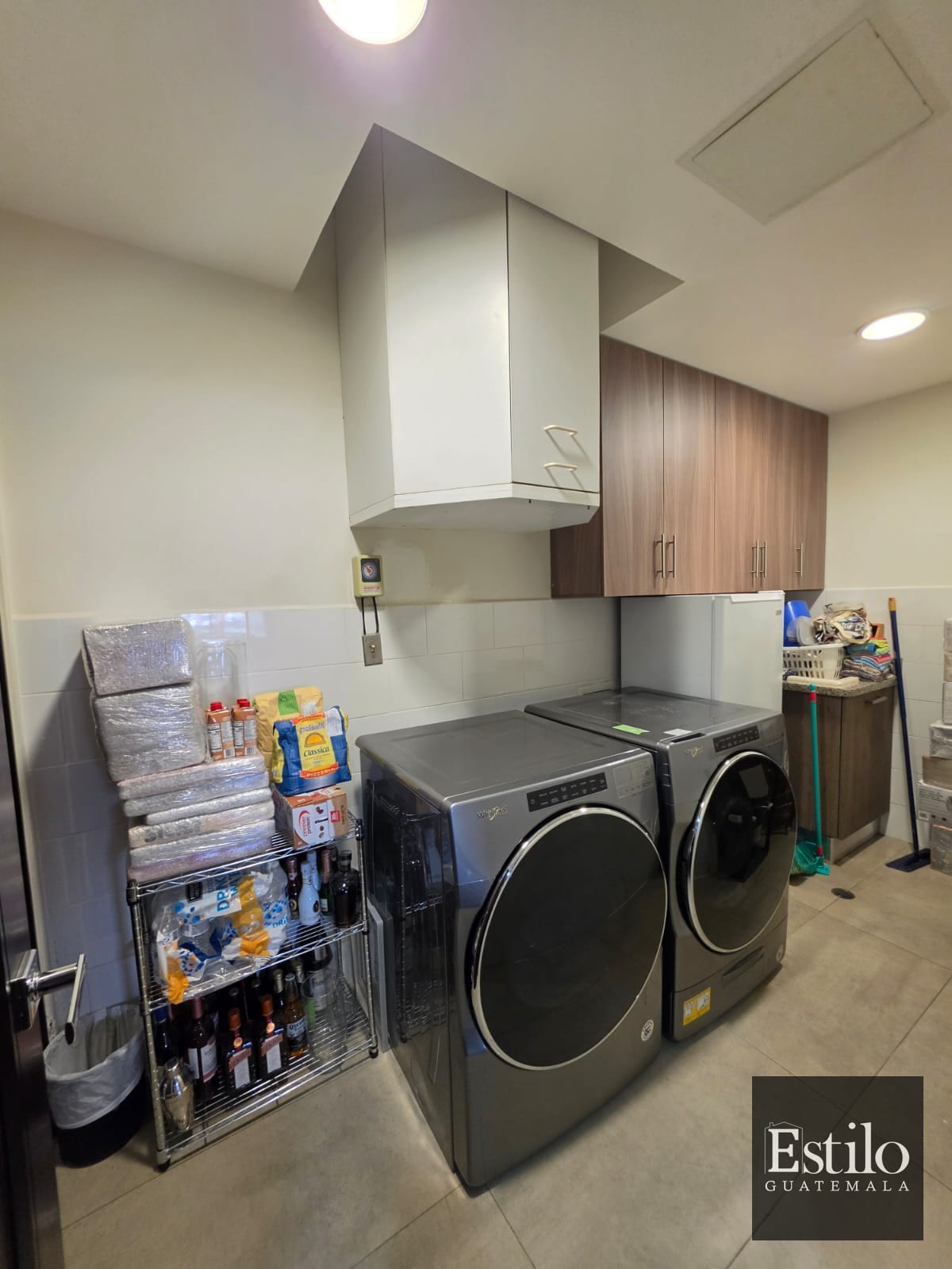 Precioso Apartamento Con Balcón — Apartamento en Alquiler en Santa Sofía, Zona 10, Guatemala, Ciudad — foto 10 de 13