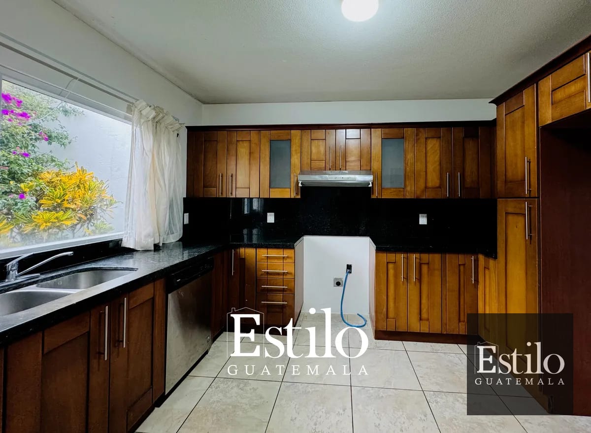 Hermosa Casa En Alquiler Fontana km 25 — Apartamento en Alquiler en La Fontana III, Carretera a El Salvador, Guatemala, Ciudad — foto 16 de 17
