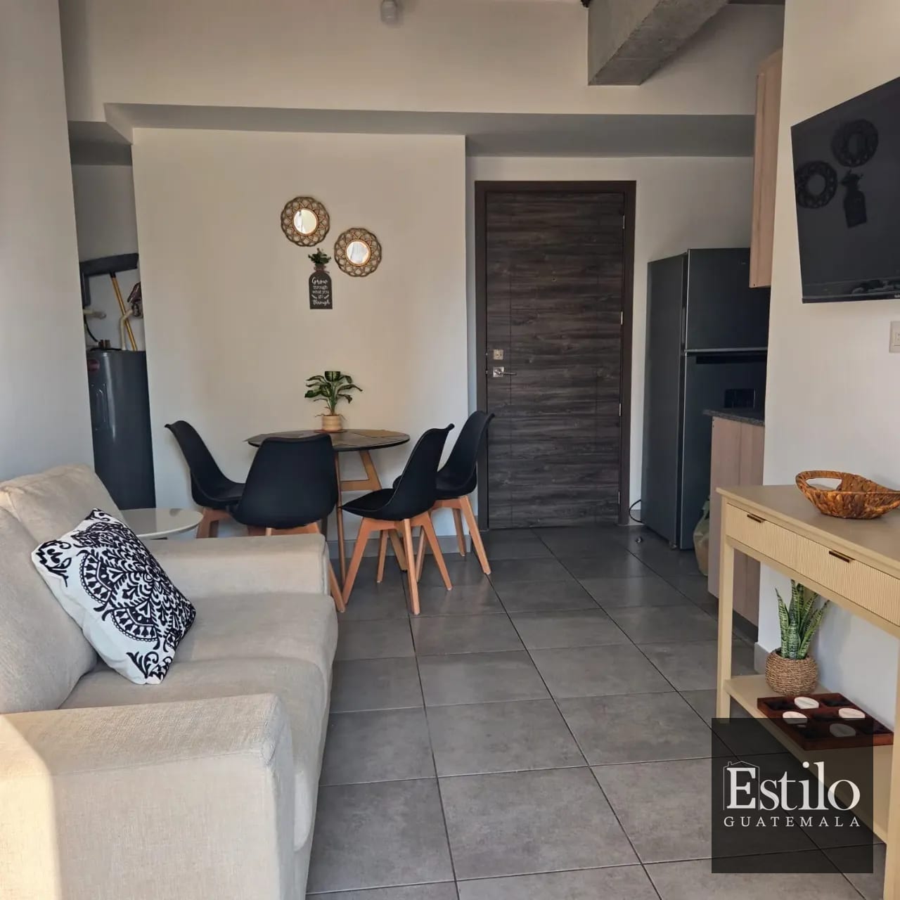 Apartamento Amueblado En Alquiler — Apartamento en Alquiler en Modra, Zona 4, Guatemala, Ciudad — foto 2 de 6