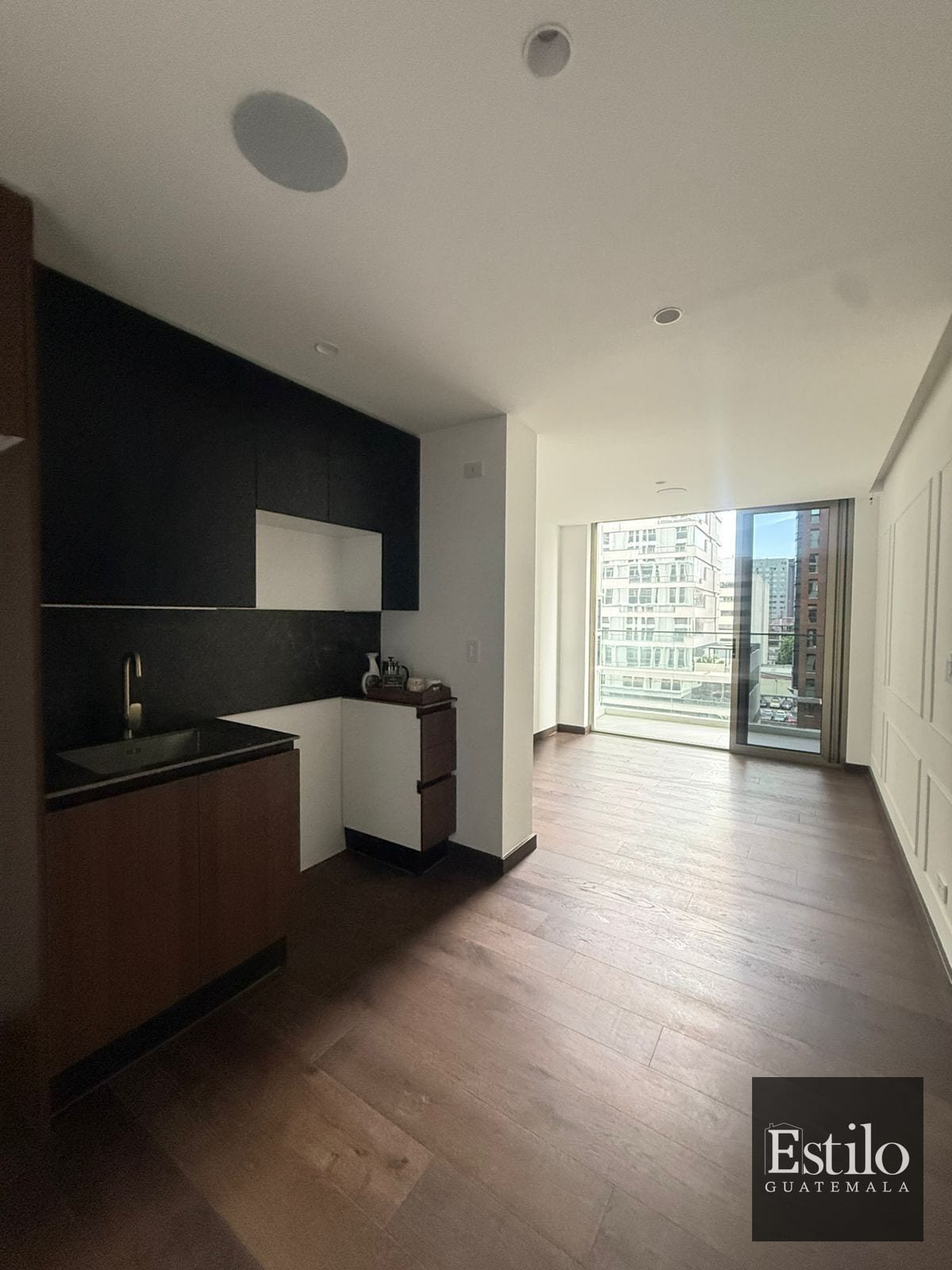 Precioso Apartamento en Alquiler Z.10 — Apartamento en Alquiler en Atarah, Zona 10, Guatemala, Ciudad — foto 3 de 11