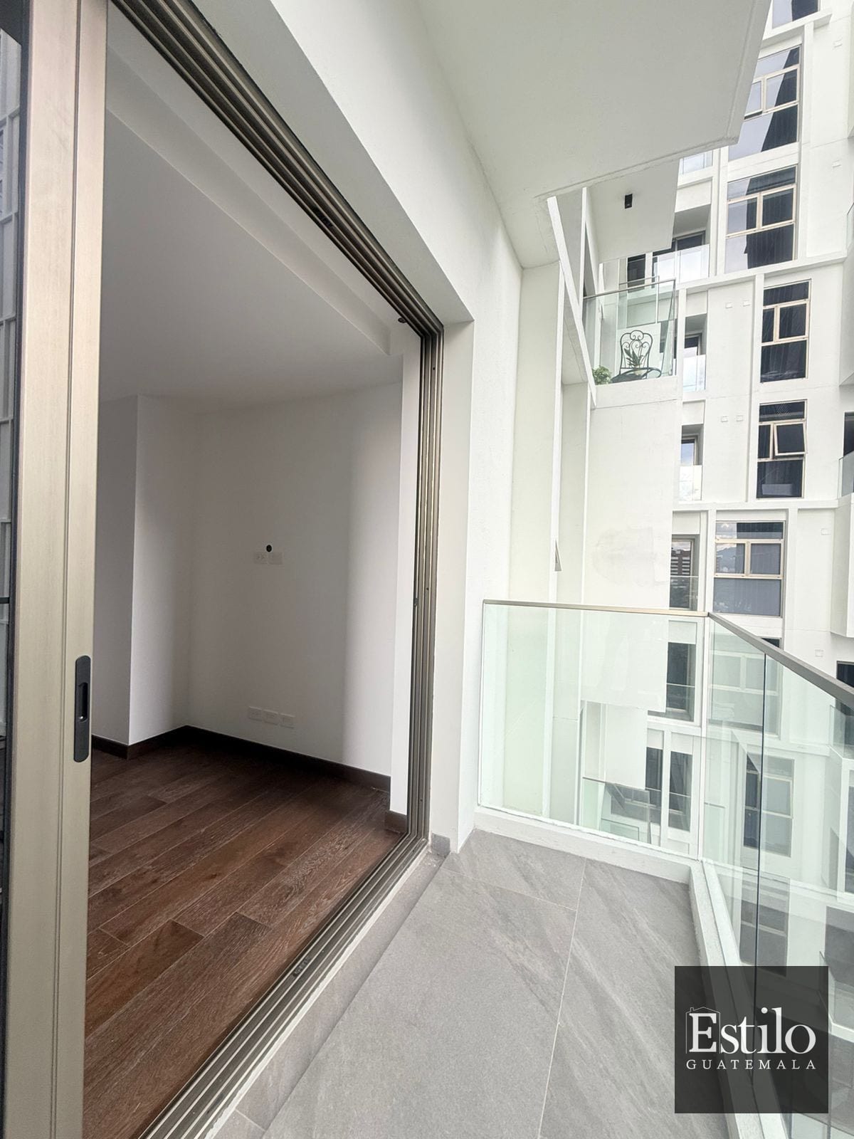 Precioso Apartamento en Alquiler Z.10 — Apartamento en Alquiler en Atarah, Zona 10, Guatemala, Ciudad — foto 10 de 11
