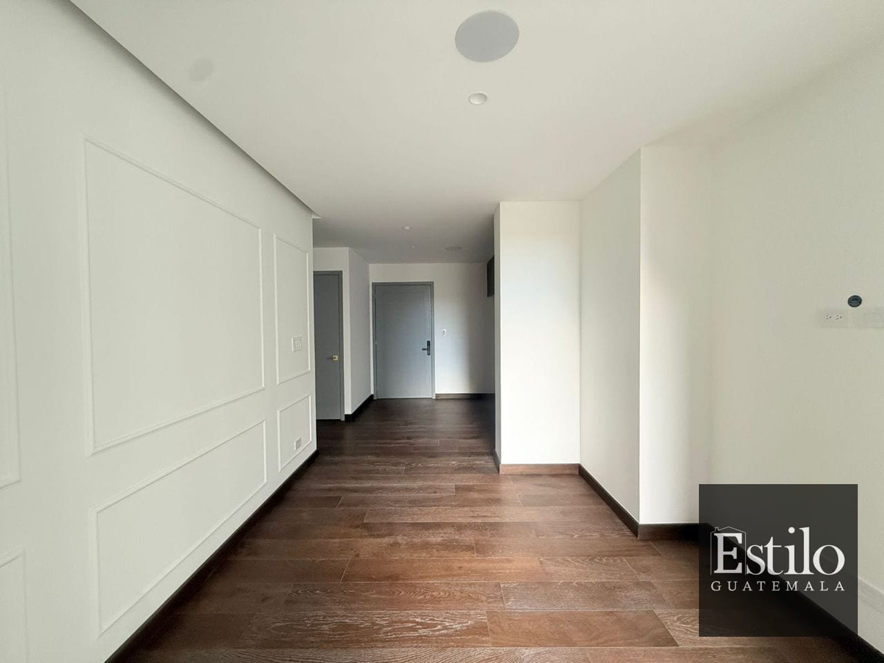 Precioso Apartamento en Alquiler Z.10 — Apartamento en Alquiler en Atarah, Zona 10, Guatemala, Ciudad — foto 1 de 11
