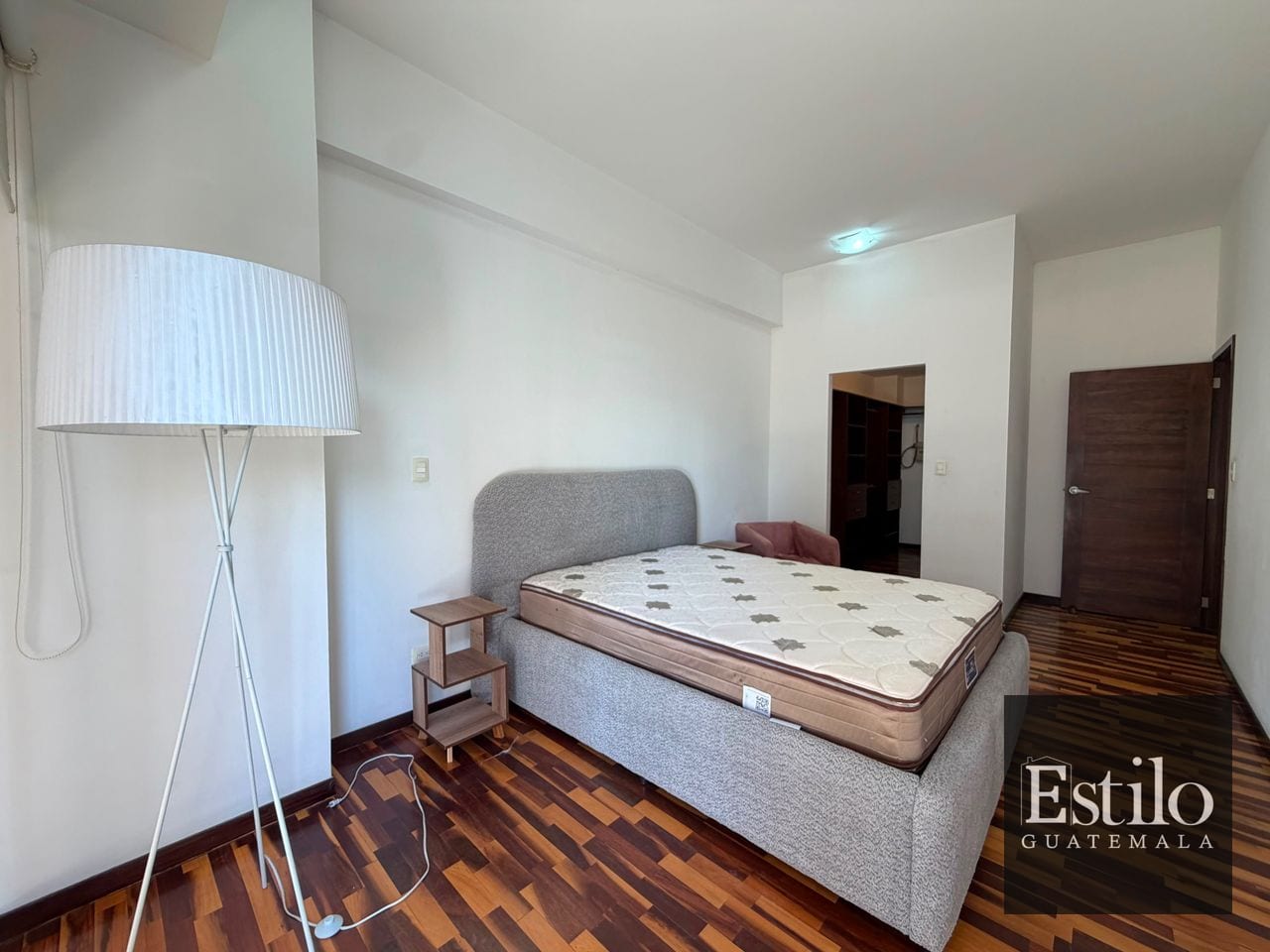 Apartamento En Alquiler — Apartamento en Alquiler en Torre Quattro, Zona 14, Guatemala, Ciudad — foto 3 de 15