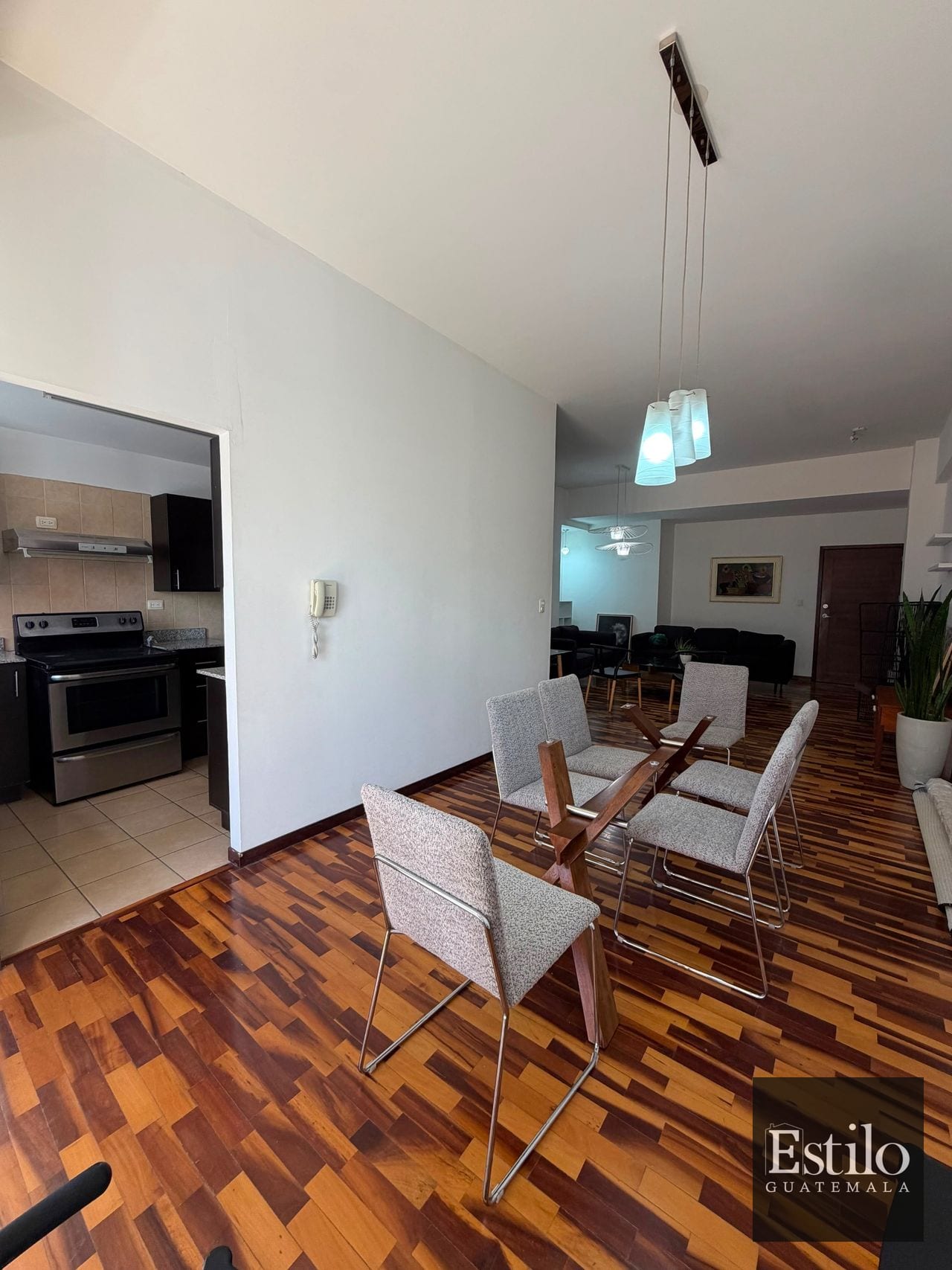 Apartamento En Alquiler — Apartamento en Alquiler en Torre Quattro, Zona 14, Guatemala, Ciudad — foto 4 de 15