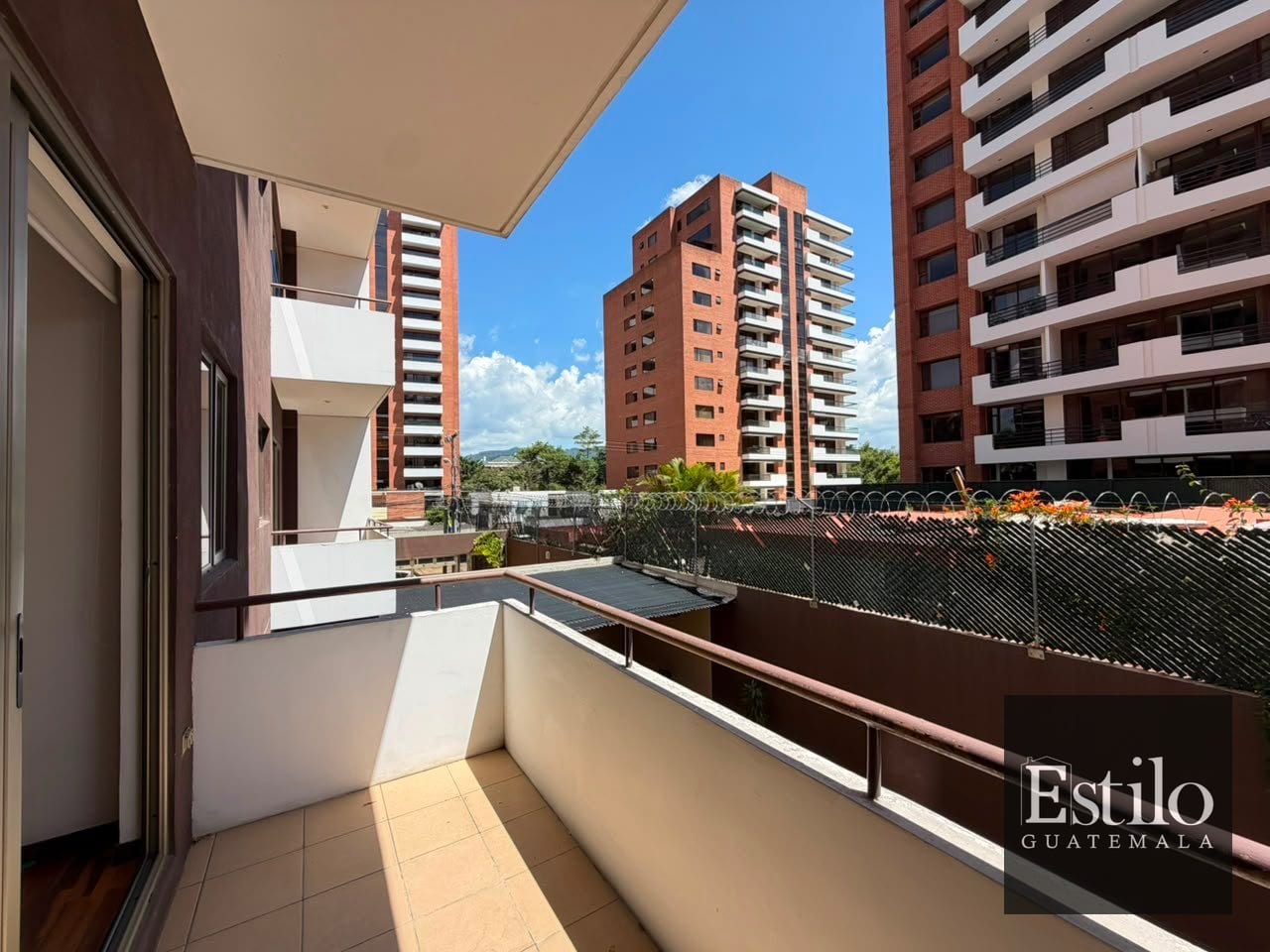 Apartamento En Alquiler — Apartamento en Alquiler en Torre Quattro, Zona 14, Guatemala, Ciudad — foto 5 de 15