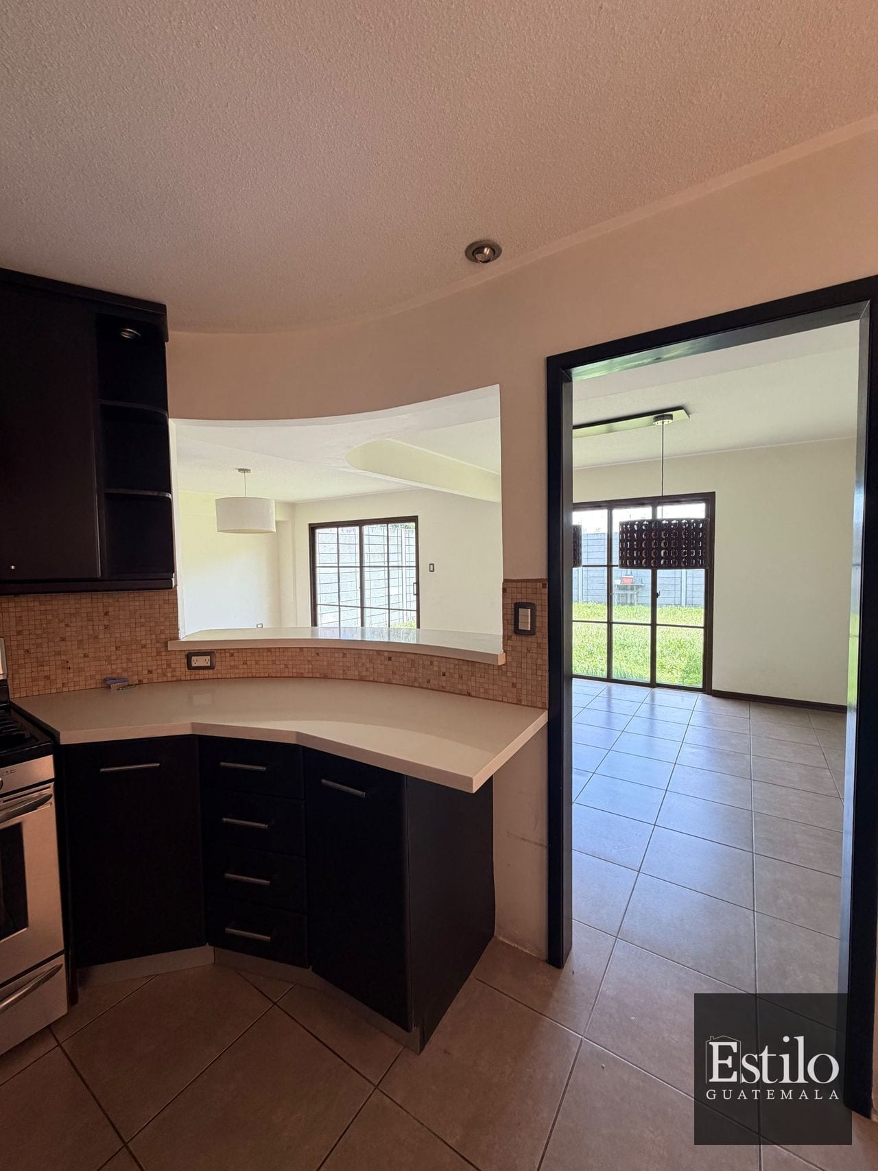 Preciosa Casa En Venta Z.16 — Apartamento en Venta en Zona 16, Guatemala, Ciudad — foto 9 de 17