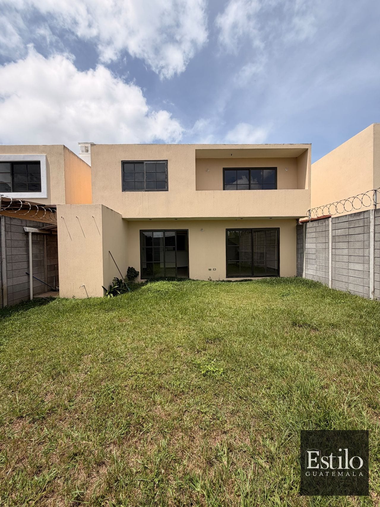 Preciosa Casa En Venta Z.16 — Apartamento en Venta en Zona 16, Guatemala, Ciudad — foto 10 de 17