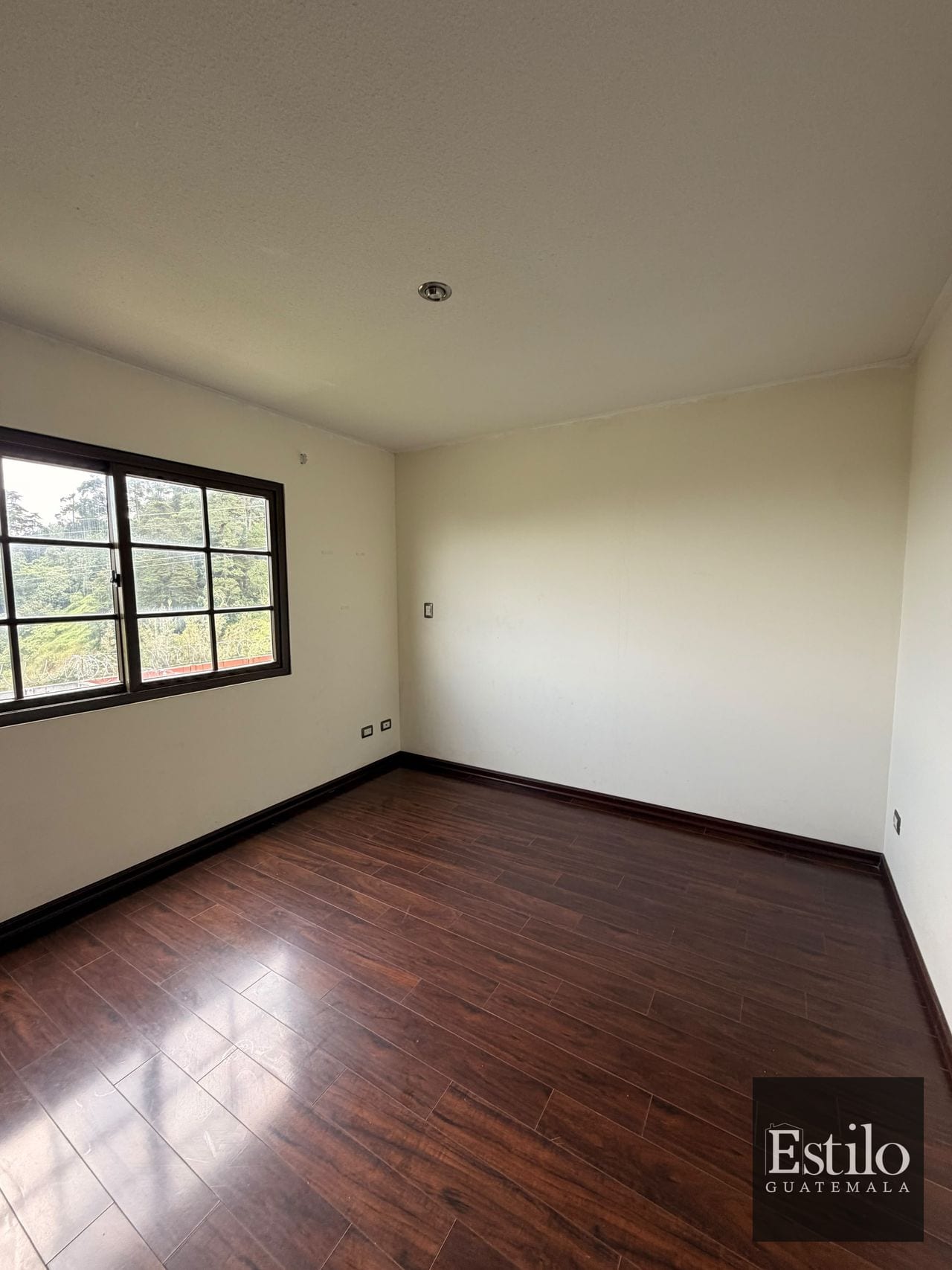 Preciosa Casa En Venta Z.16 — Apartamento en Venta en Zona 16, Guatemala, Ciudad — foto 11 de 17