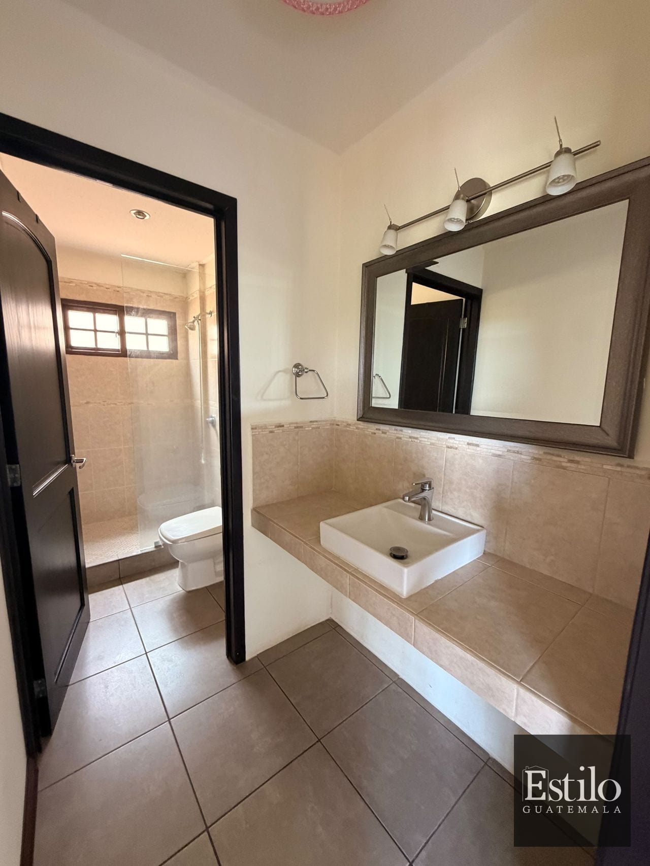Preciosa Casa En Venta Z.16 — Apartamento en Venta en Zona 16, Guatemala, Ciudad — foto 13 de 17