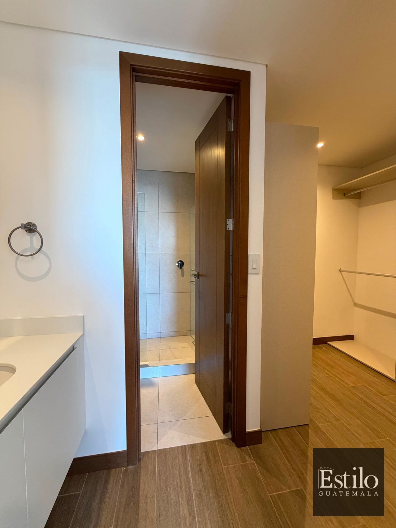 Lindo Apartamento En Alquiler — Apartamento en Alquiler en Ferré Diez, Zona 10, Guatemala, Ciudad — foto 13 de 14