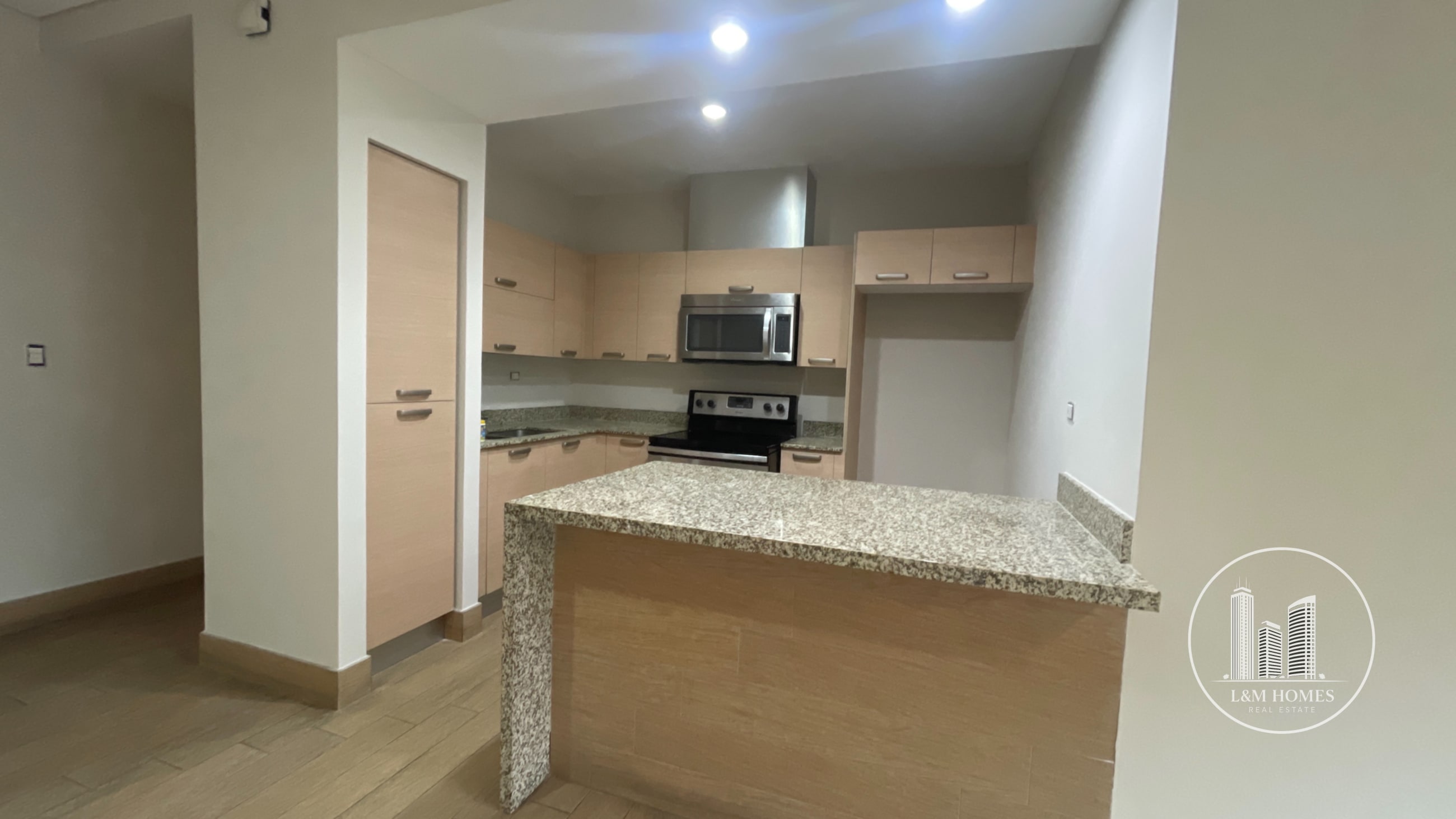 Lindo Apartamento zona 10 — Apartamento en Alquiler en Zona 10, Guatemala, Ciudad — foto 1 de 8