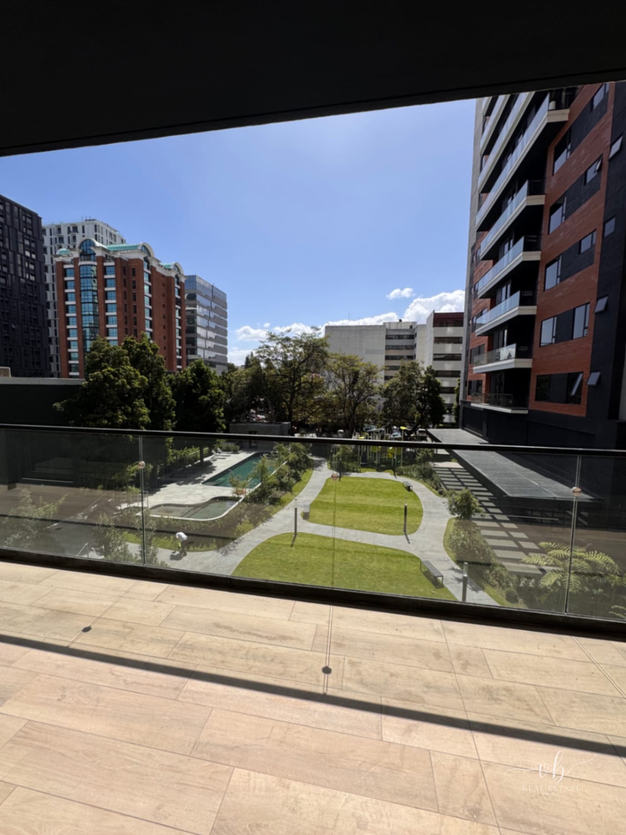 Apartamento nuevo en alquiler - Ferre Diez - zona 10 — Apartamento en Alquiler en Ferré Diez, Zona 10, Guatemala, Ciudad — foto 3 de 4