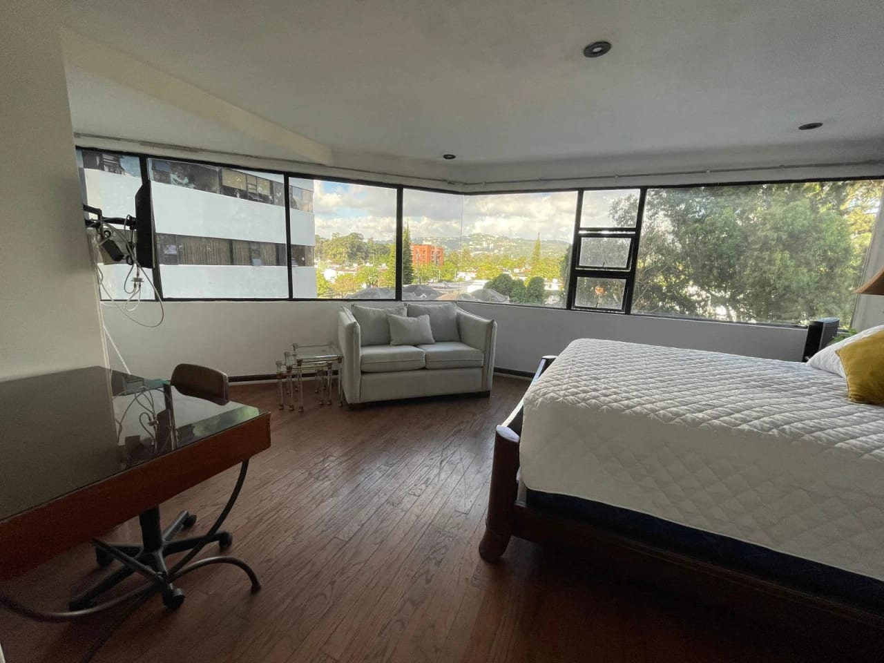ALQUILER DE APARTAMENTO AMUEBLADO Y EQUIPADO EN ZONA 14 — Apartamento en Alquiler en Pacífica Plaza, Zona 14, Guatemala, Ciudad — foto 11 de 12