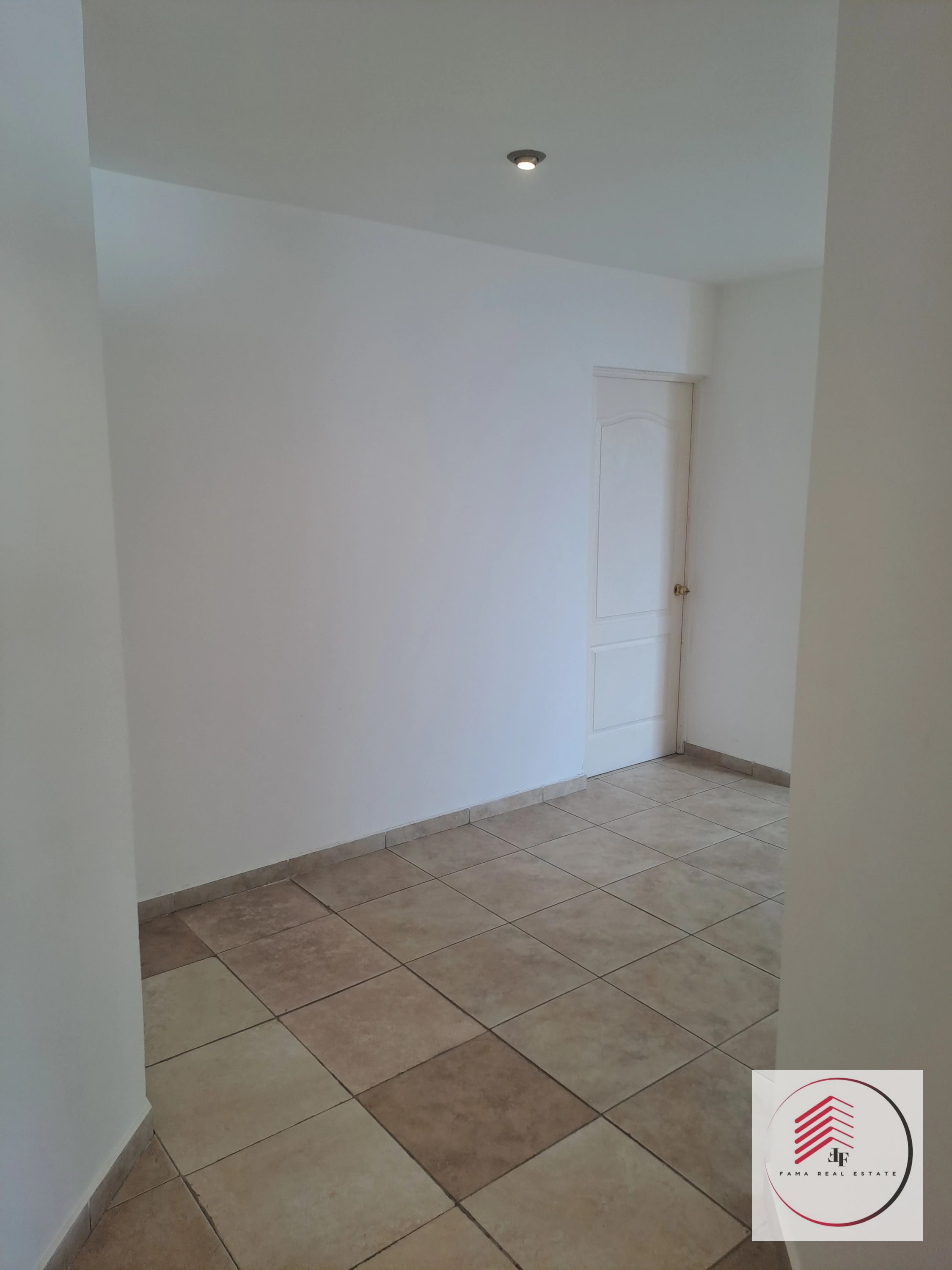 Alquiler de apartamento en zona 15 Vista Hermosa a 2 a dos cuadras de Boulevard Vista Hermosa — Apartamento en Alquiler en Zona 15, Guatemala, Ciudad — foto 5 de 14