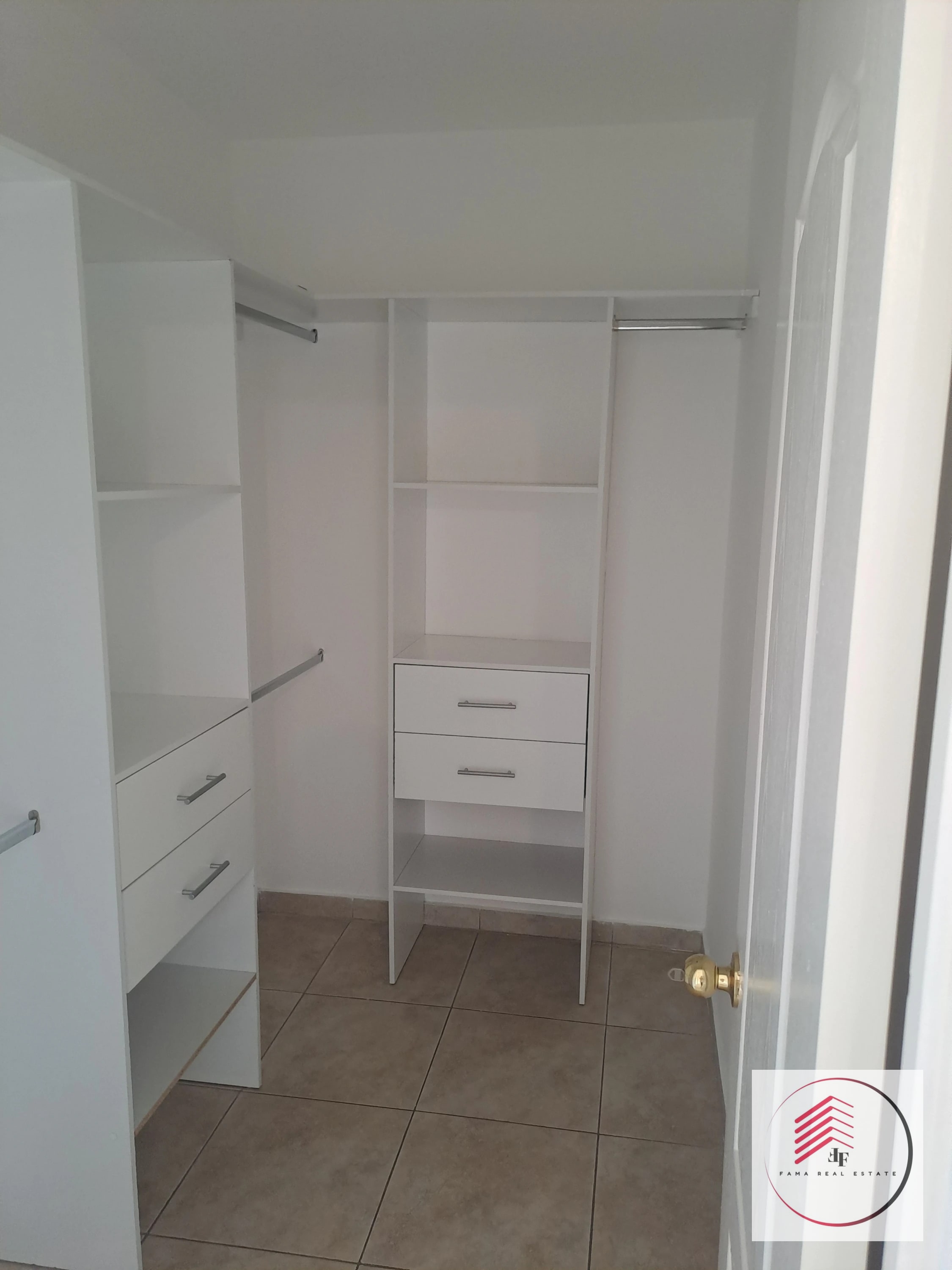 Alquiler de apartamento en zona 15 Vista Hermosa a 2 a dos cuadras de Boulevard Vista Hermosa — Apartamento en Alquiler en Zona 15, Guatemala, Ciudad — foto 13 de 14