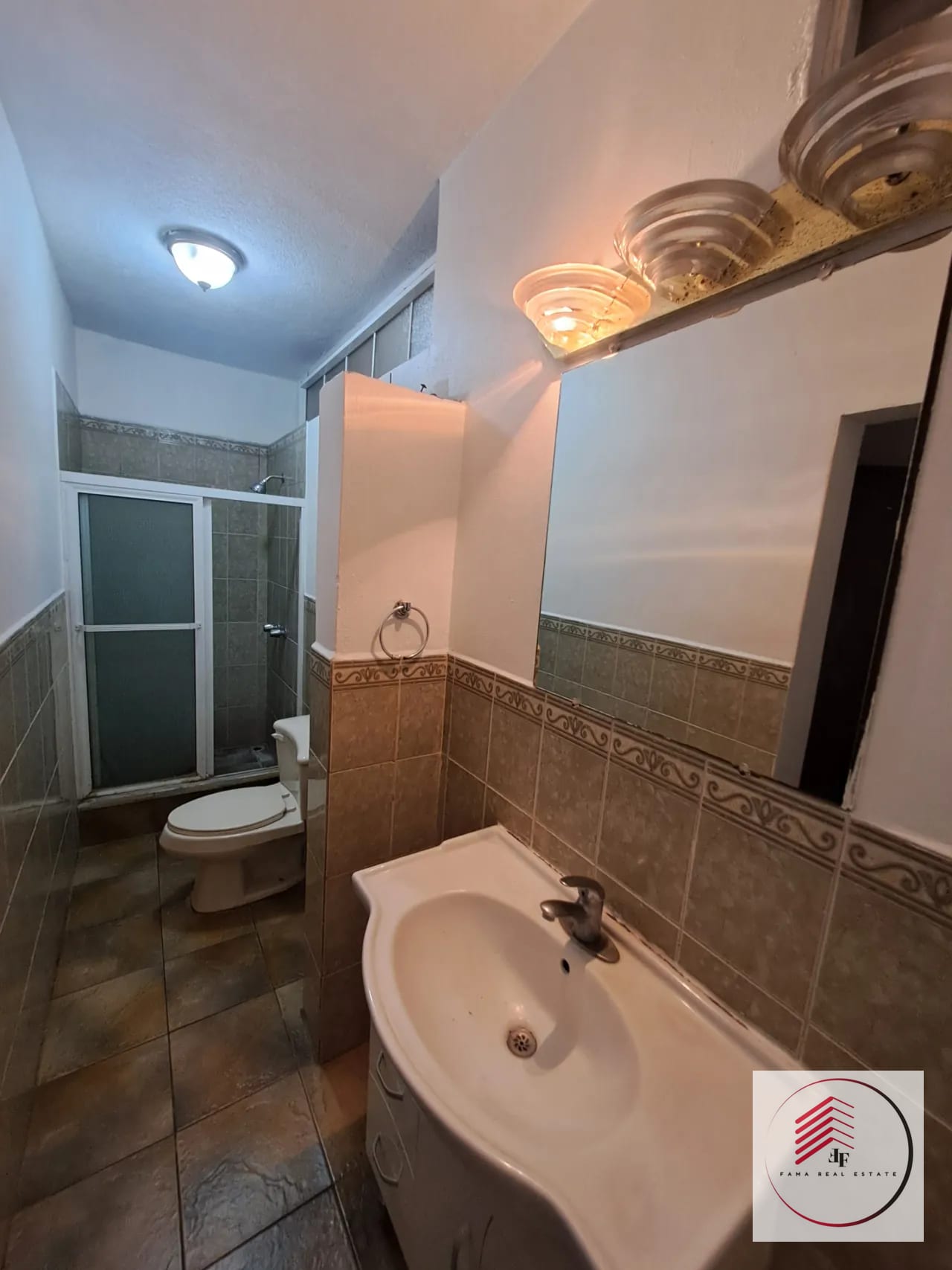 Alquiler de apartamento de una habitación en Oakland zona 10 a una cuadra de Oakland mall — Apartamento en Alquiler en Oakland I, Zona 10, Guatemala, Ciudad — foto 17 de 17