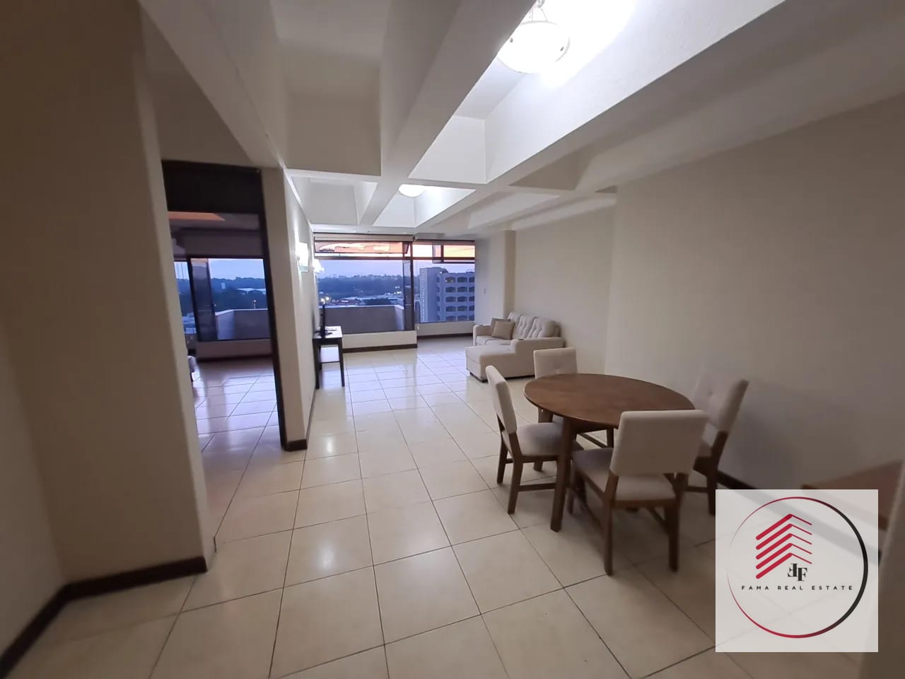 Remate de Apartamento en Edificio Reforma Obelisco Zona 9 — Apartamento en Venta en Reforma Obelisco, Zona 9, Guatemala, Ciudad — foto 1 de 17