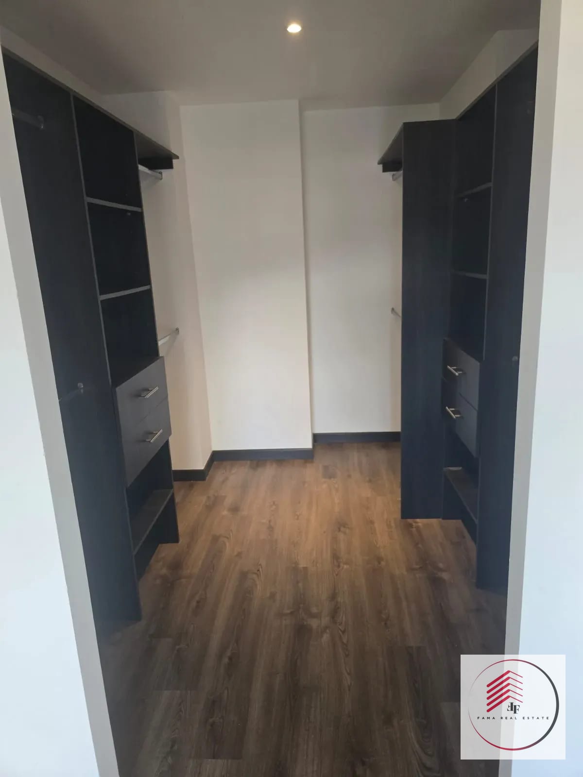 Renta de Hermoso Apartamento en Edificio Di Fiori Zona 7 Mateo Flores — Apartamento en Alquiler en Di Fiori, Zona 7, Guatemala, Ciudad — foto 4 de 17