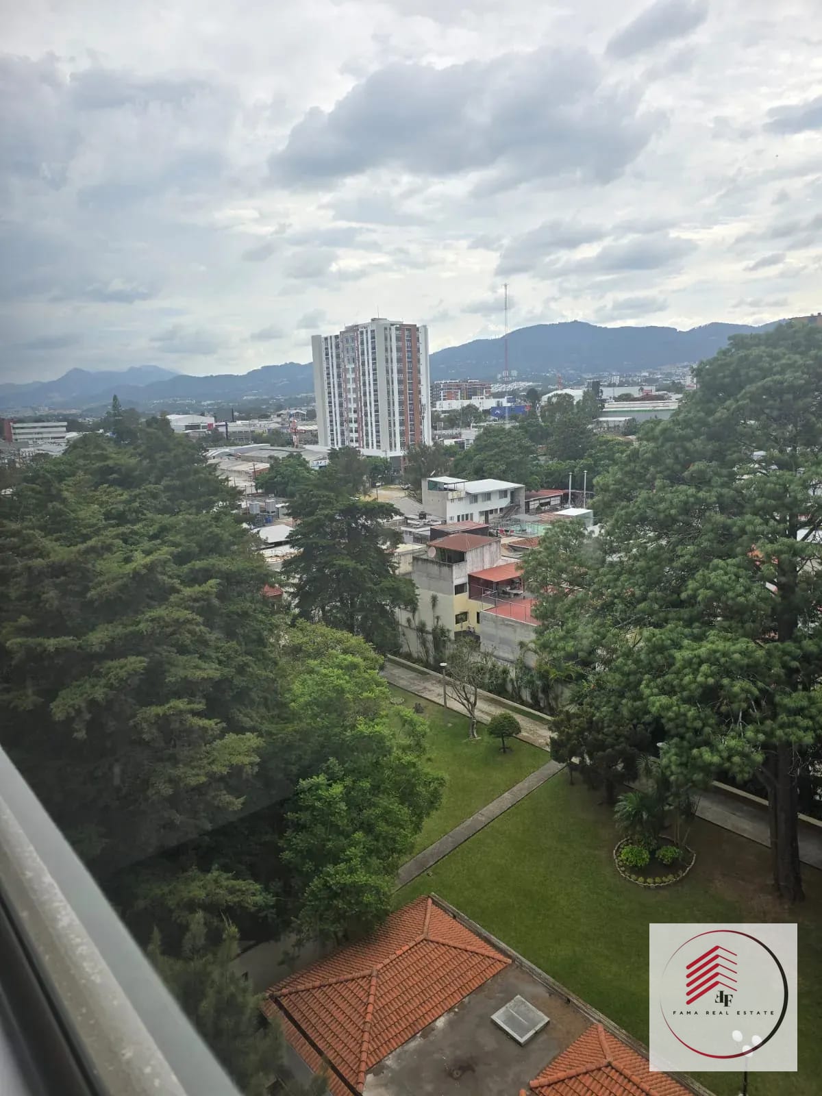Renta de Hermoso Apartamento en Edificio Di Fiori Zona 7 Mateo Flores — Apartamento en Alquiler en Di Fiori, Zona 7, Guatemala, Ciudad — foto 9 de 17