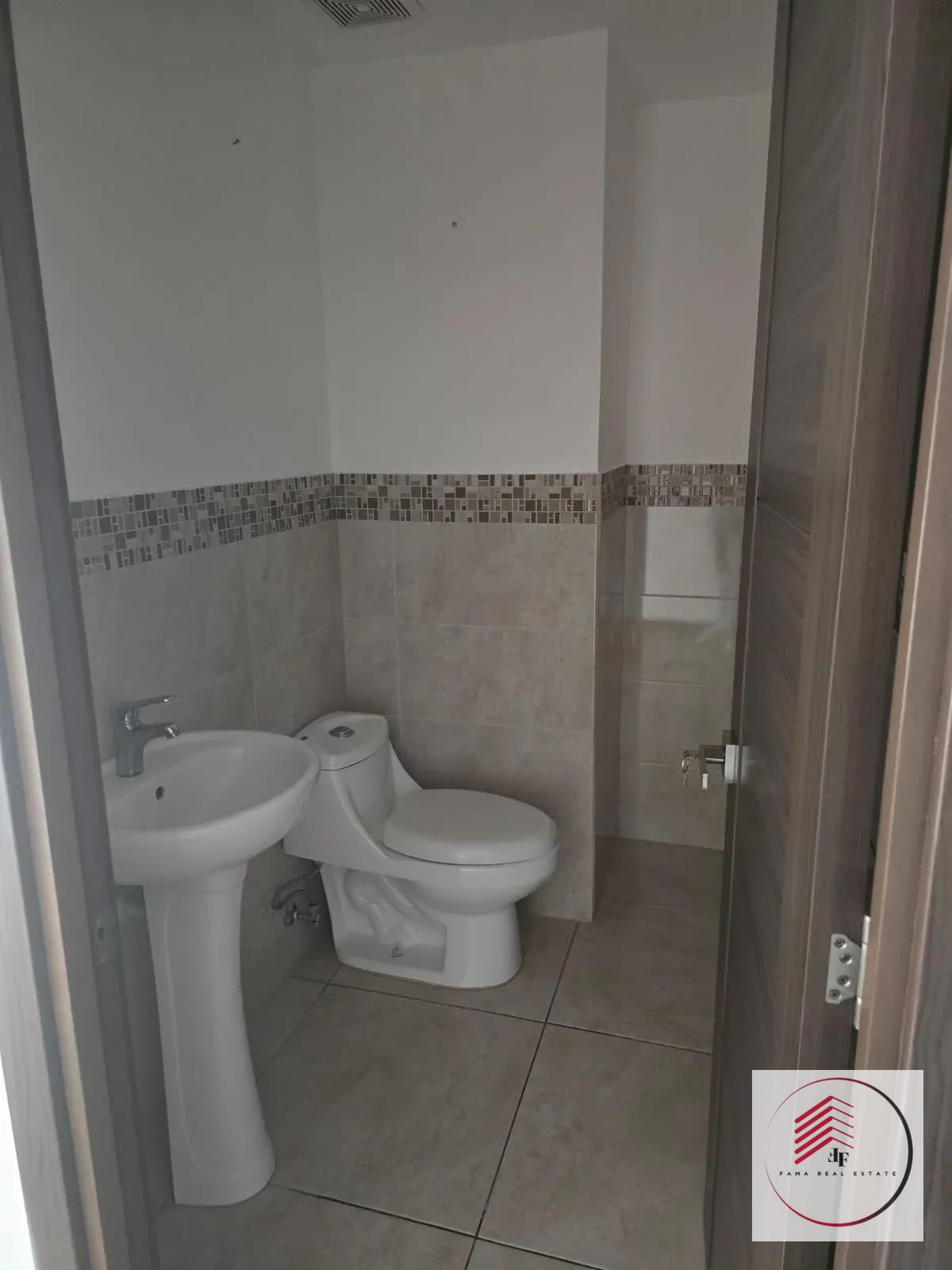 Renta de Hermoso Apartamento en Edificio Di Fiori Zona 7 Mateo Flores — Apartamento en Alquiler en Di Fiori, Zona 7, Guatemala, Ciudad — foto 15 de 17