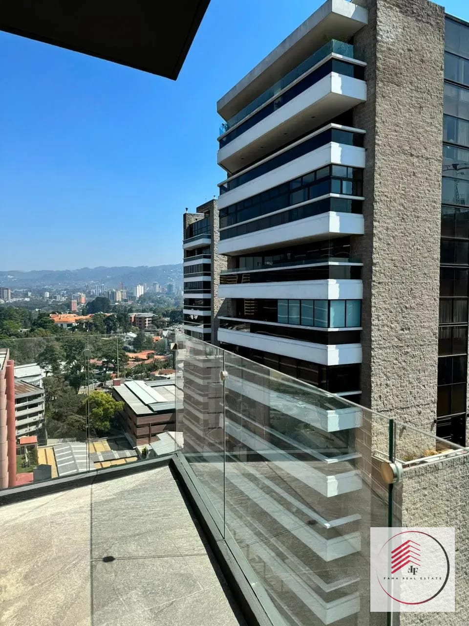 *apartamento en Renta Amueblado en Edificio Reserva Diez en Zona 10* — Apartamento en Alquiler en Reserva Diez, Zona 10, Guatemala, Ciudad — foto 12 de 17