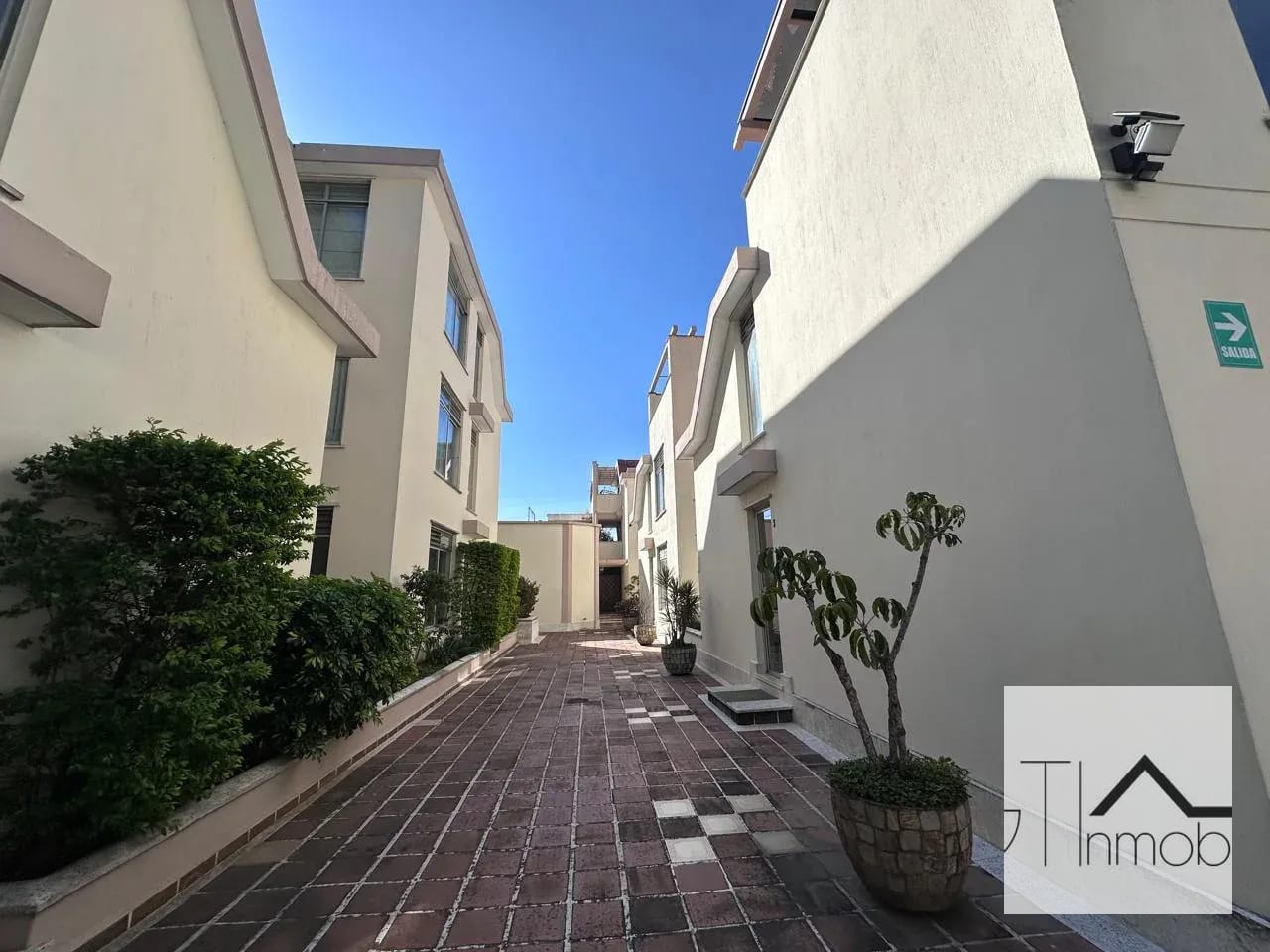 Apartamento de dos niveles — Apartamento en Venta en Ciudad Vieja, Zona 10, Guatemala, Ciudad — foto 1 de 17