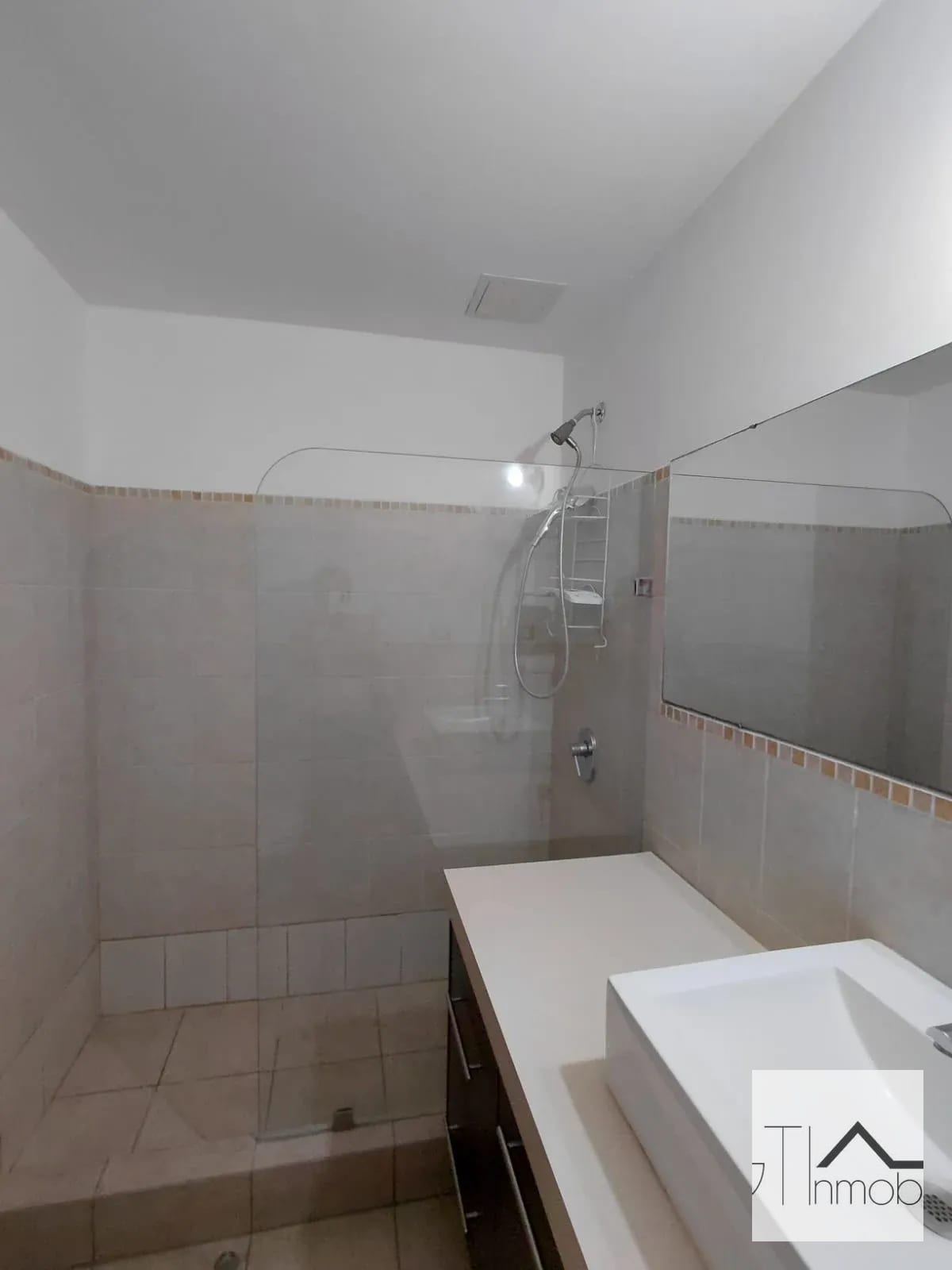 Amplio apartamento en venta, área de hospitales — Apartamento en Venta en Ciudad Vieja, Zona 10, Guatemala, Ciudad — foto 11 de 17