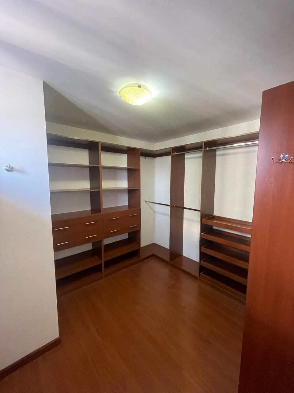 Alquiler amplio apartamento 3 Dormitorios | Botticelli Zona 15 VHII — Apartamento en Alquiler en Botticelli II, Zona 15, Guatemala, Ciudad — foto 10 de 14