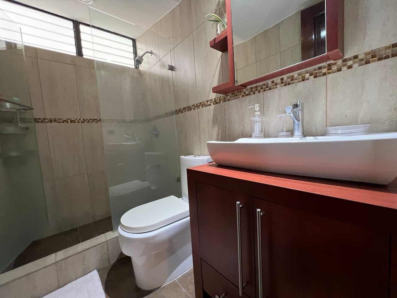 Venta apartamento 3 Dormitorios | Moradas del Acueducto Zona 10 — Apartamento en Alquiler en Moradas del Acueducto, Zona 10, Guatemala, Ciudad — foto 8 de 14