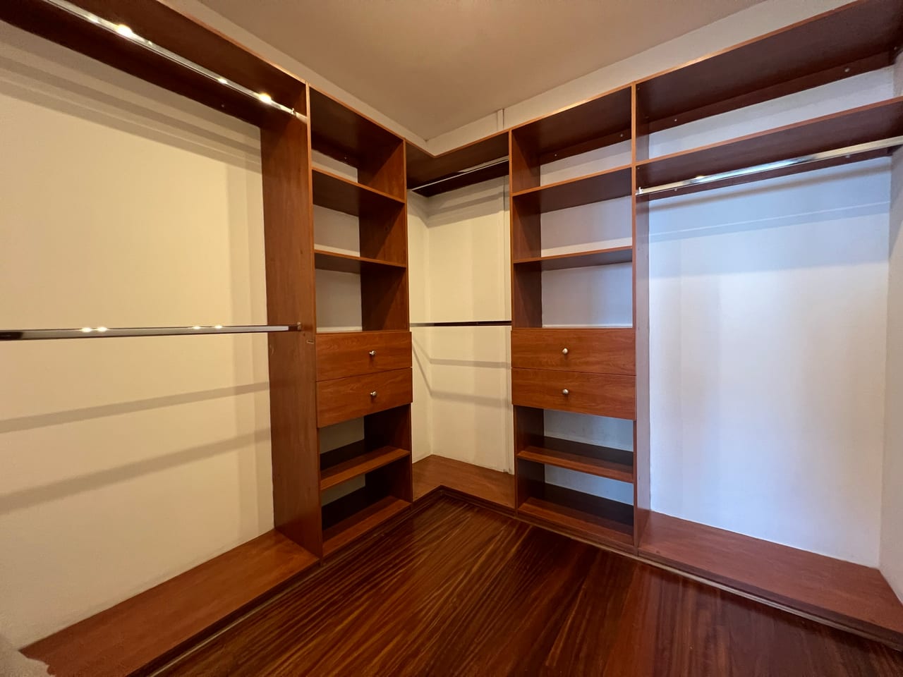 Venta apartamento 2 Dormitorios | Torre del Valle Zona 10 — Apartamento en Venta en Torre Del Valle, Zona 10, Guatemala, Ciudad — foto 7 de 13
