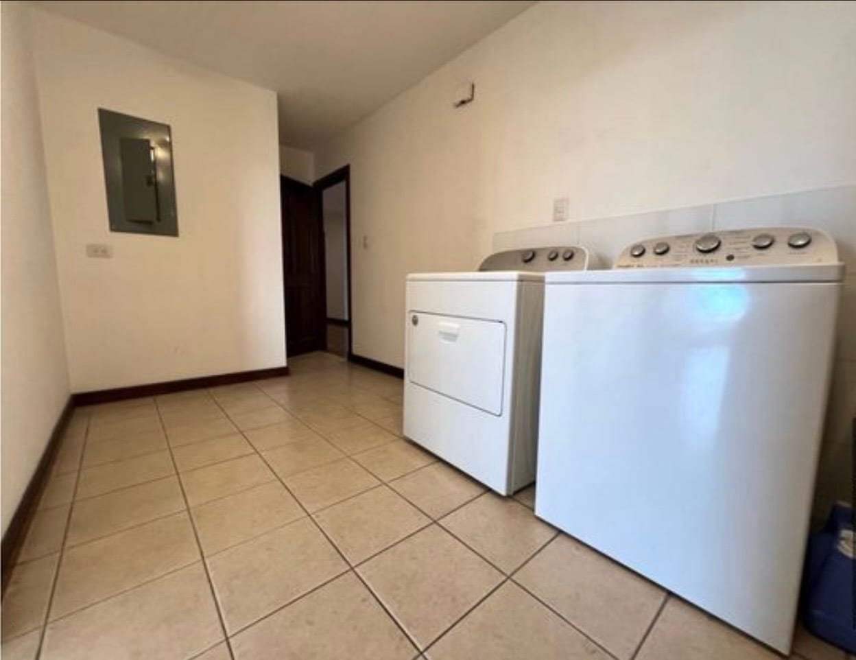 Alquiler amplio apartamento 3 Dormitorios | Villa Mayor zona 14 — Apartamento en Alquiler en Villa Mayor, Zona 14, Guatemala, Ciudad — foto 6 de 15