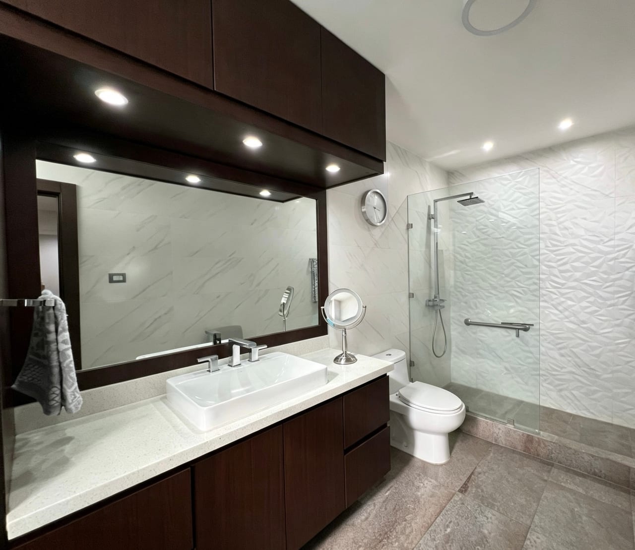 Venta amplio apartamento 3 Dormitorios | Avenida Las Américas Zona 14 — Apartamento en Venta en Zona 14, Guatemala, Ciudad — foto 9 de 16